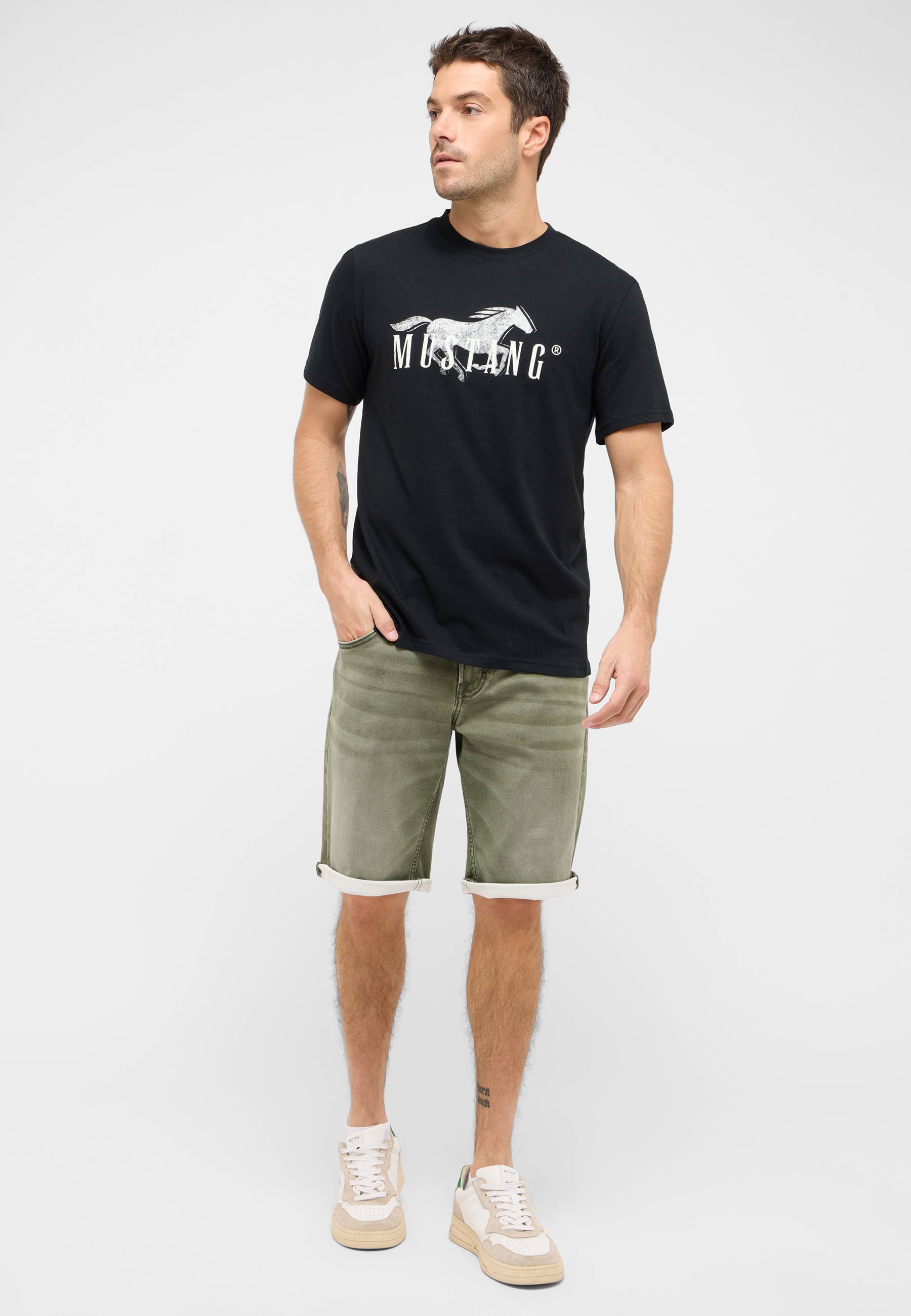 Bekleidung, Kurze Hosen, T-shirt, Person