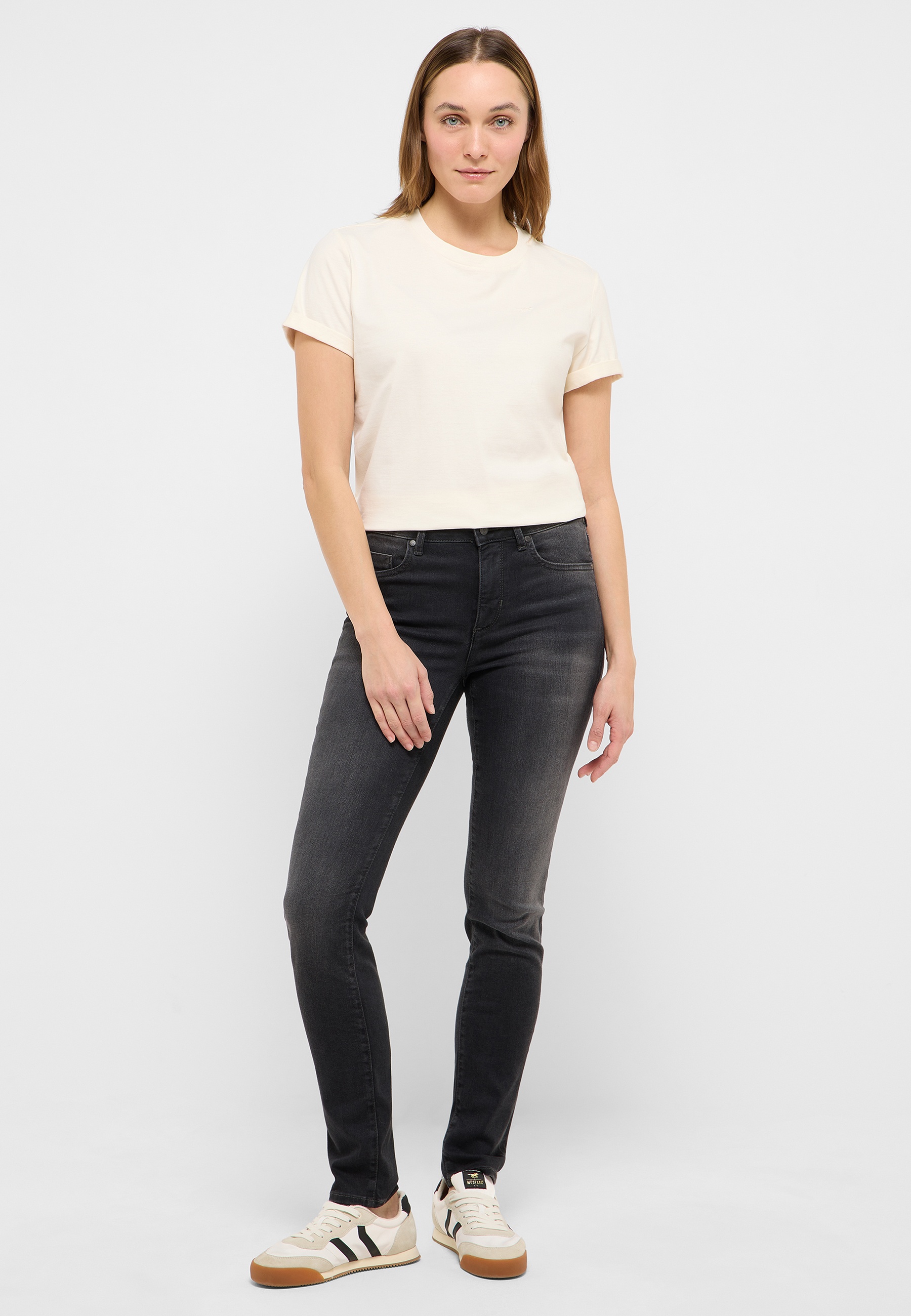 Hosen, Jeans, Bluse, Person, T-shirt