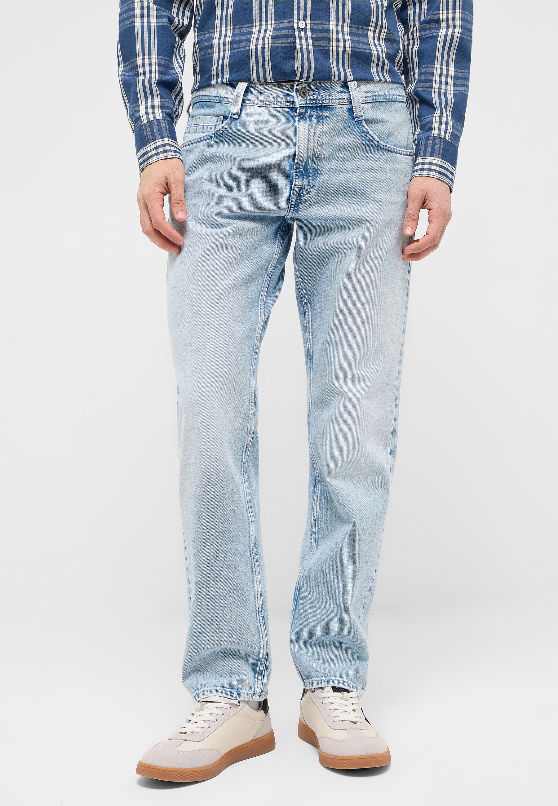 Jeans, Light wash, Straight leg, Denim, Casual pants