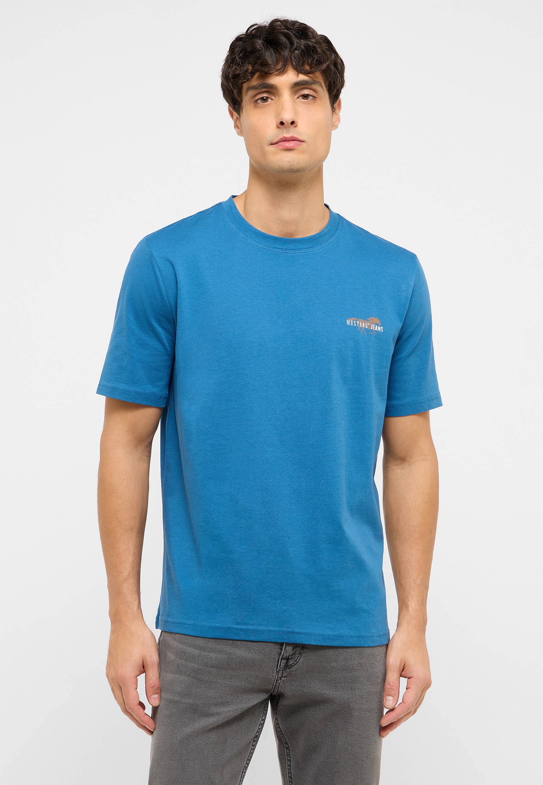 Bekleidung, T-shirt, Person, Ärmel