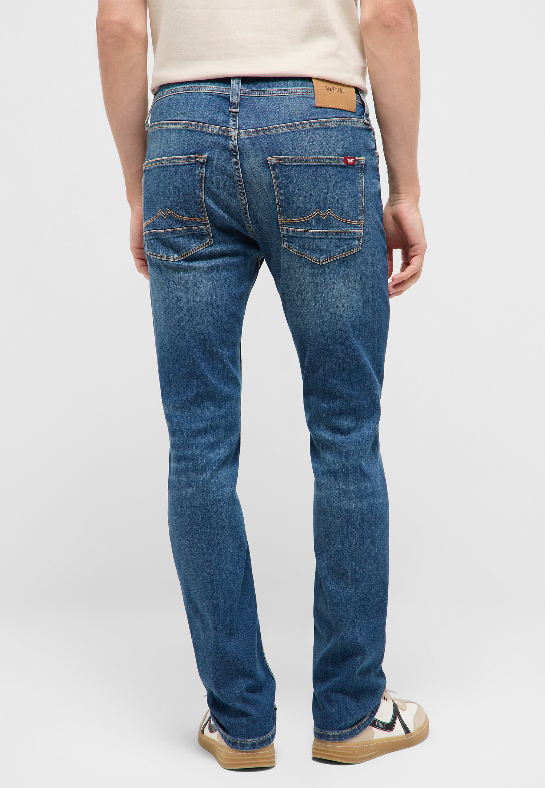 jeans, denim, back pockets, blue, straight fit