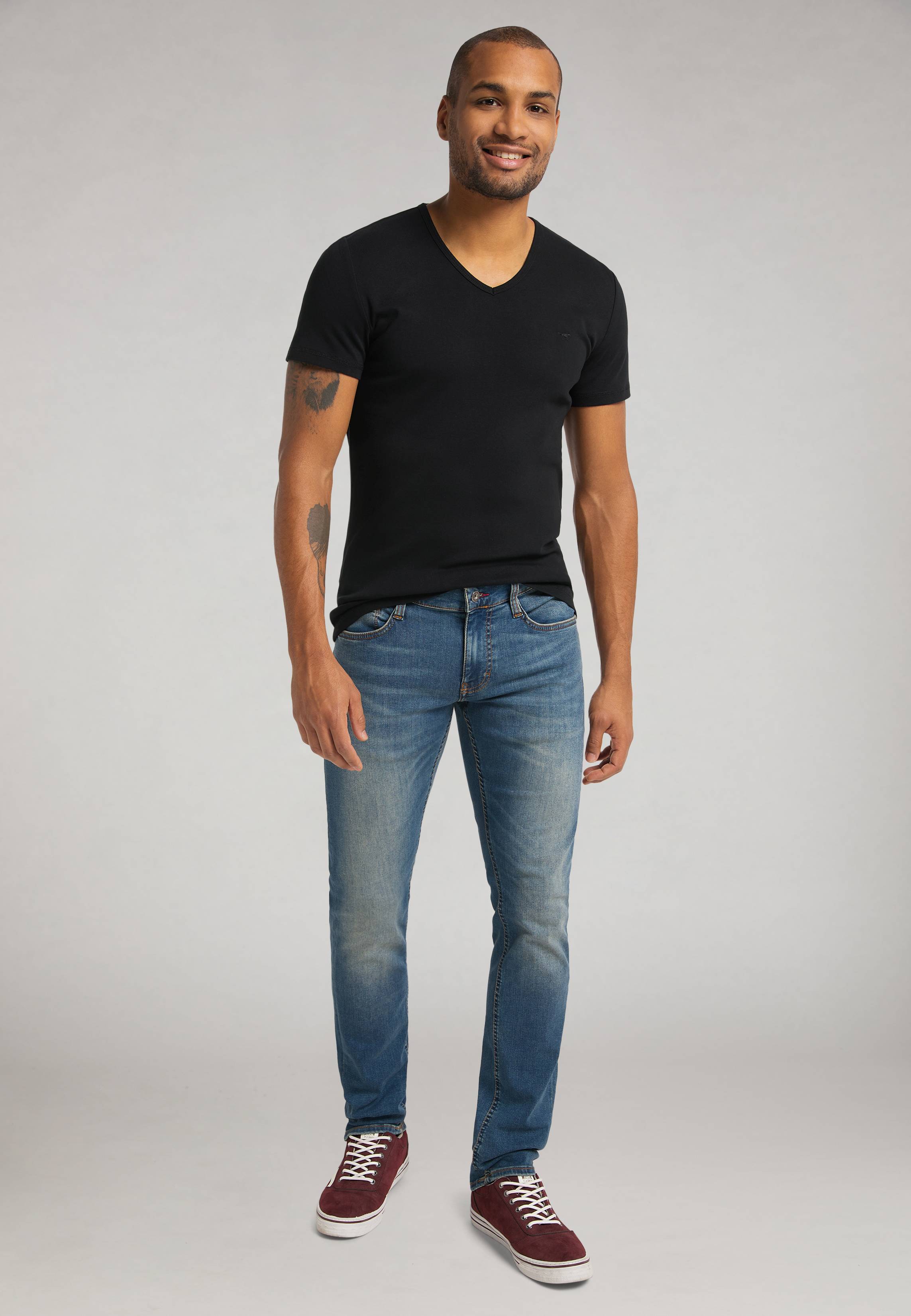 T-Shirt Style Aaron