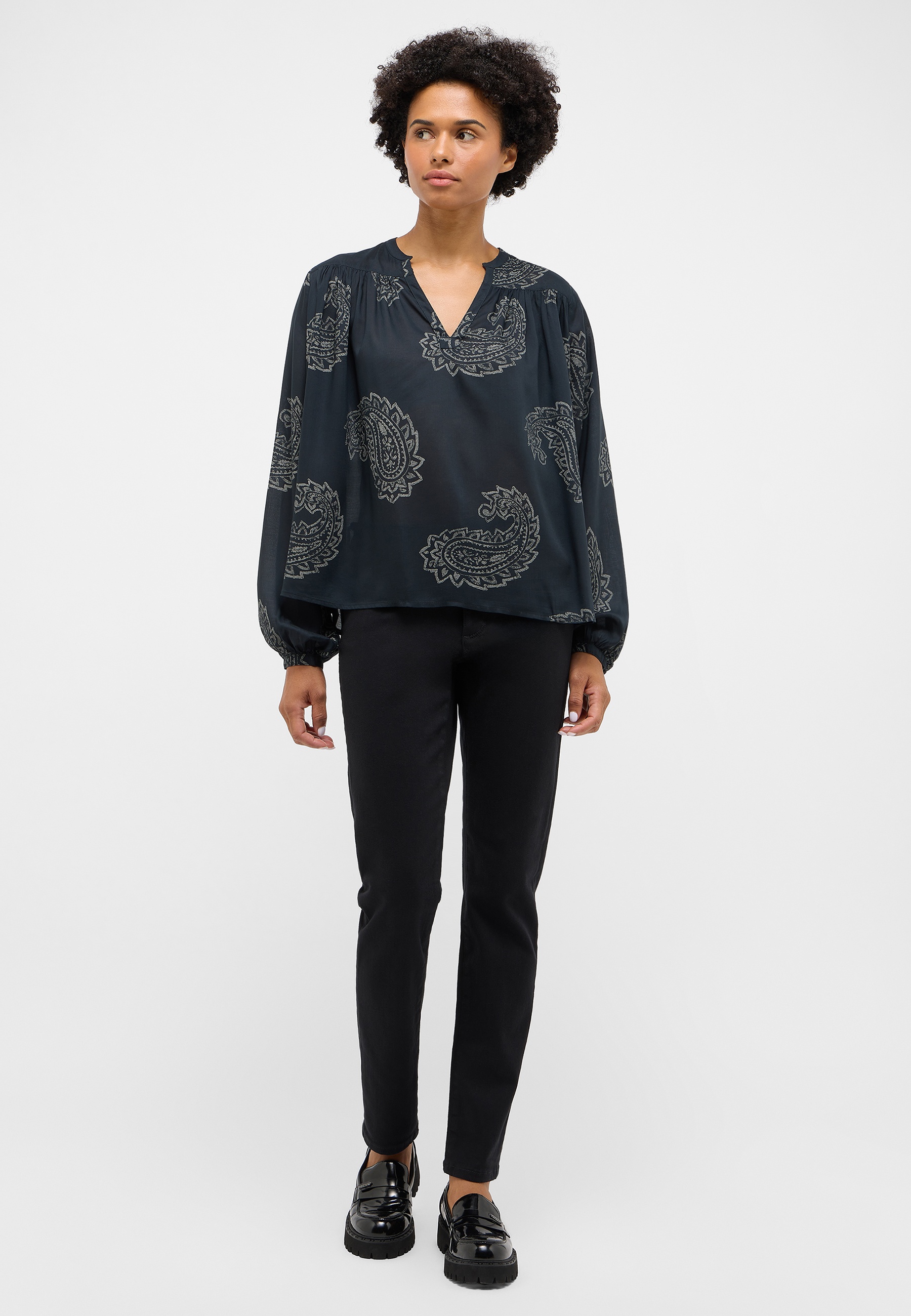 Bluse, Anzug, Langarm, Person, Jugendlich