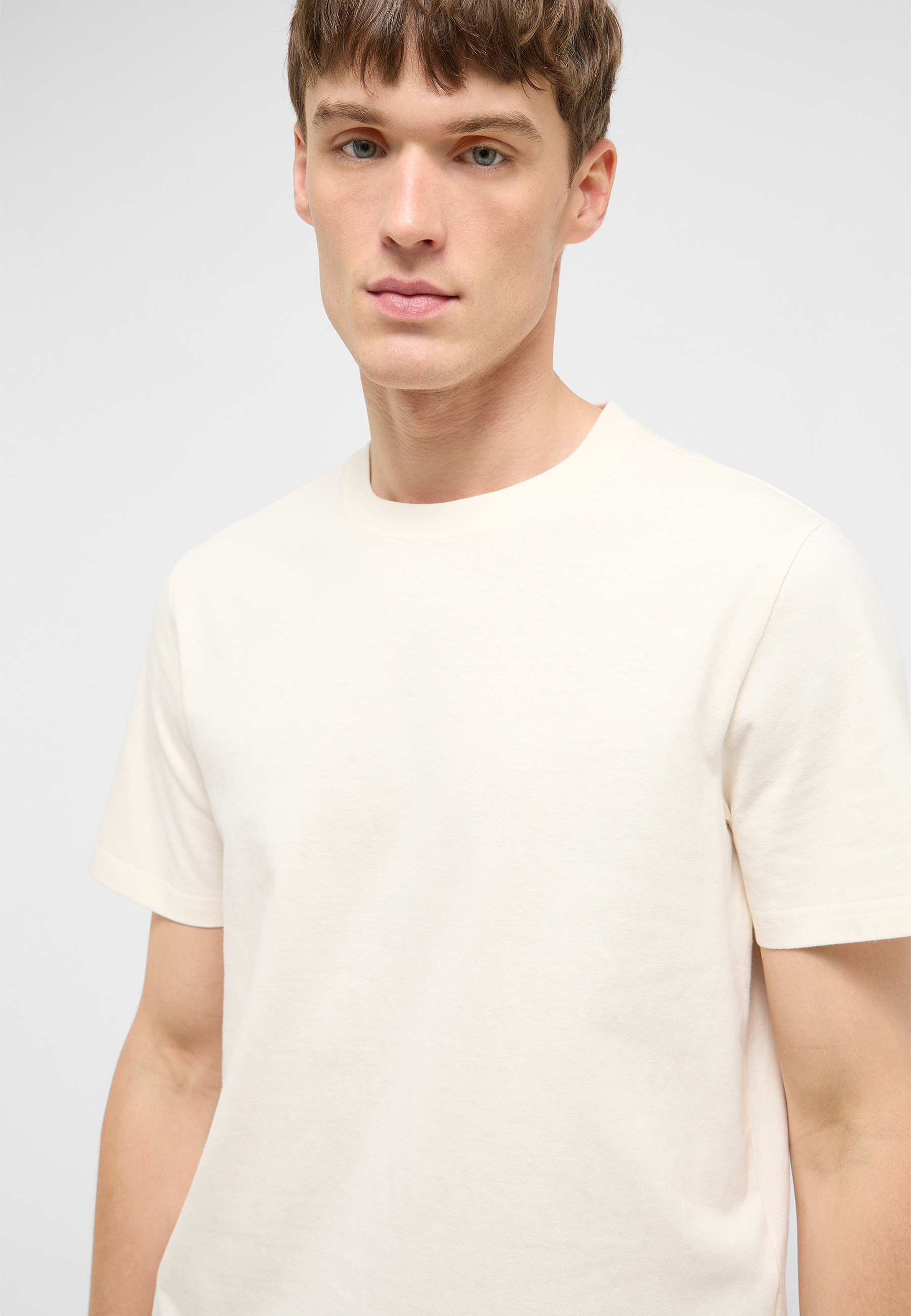 t-shirt, creme, crew-neck, short-sleeve, cotton