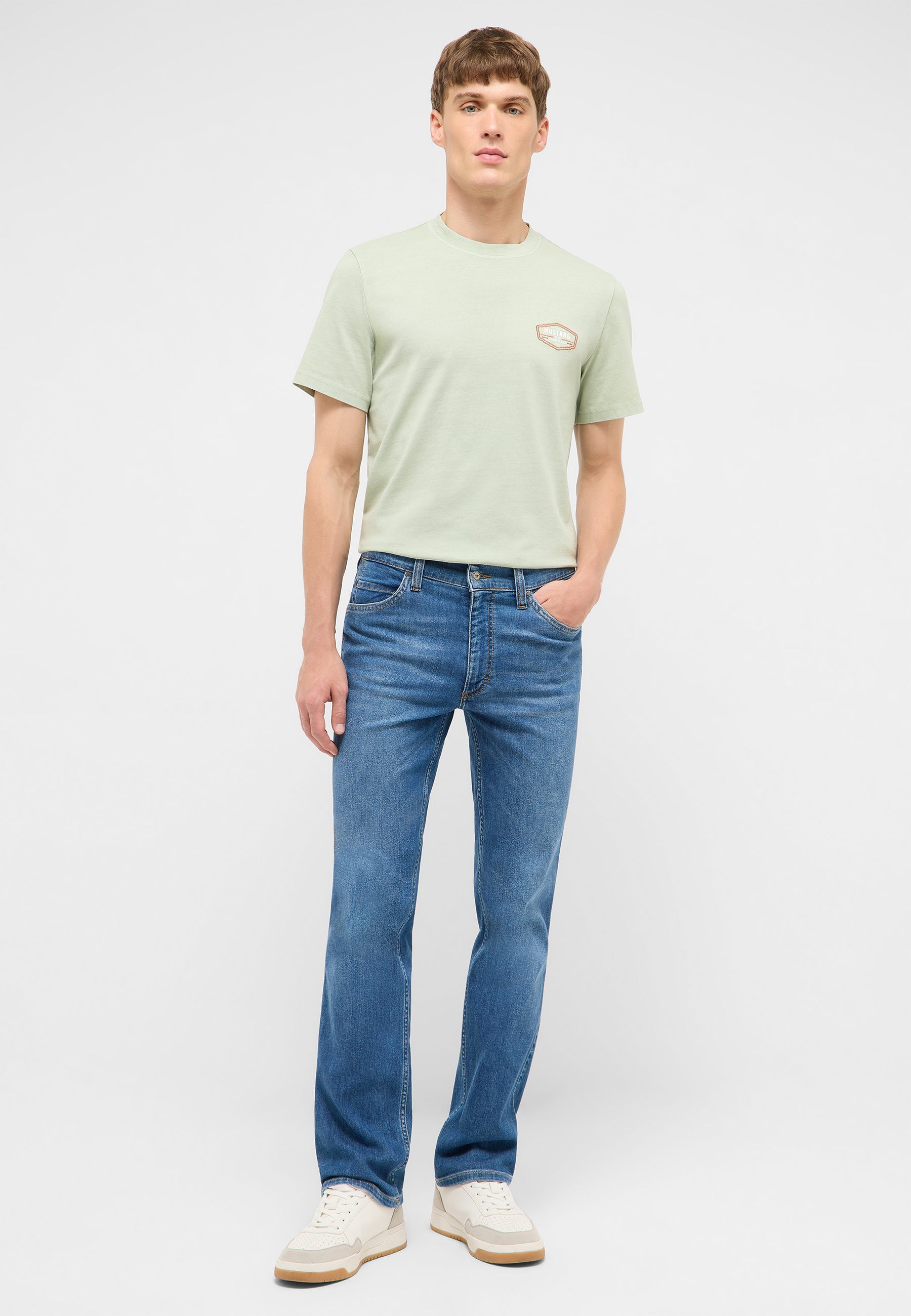 T-Shirt, Pastellgrün, Kurzarm, Logo-Print, Jeans