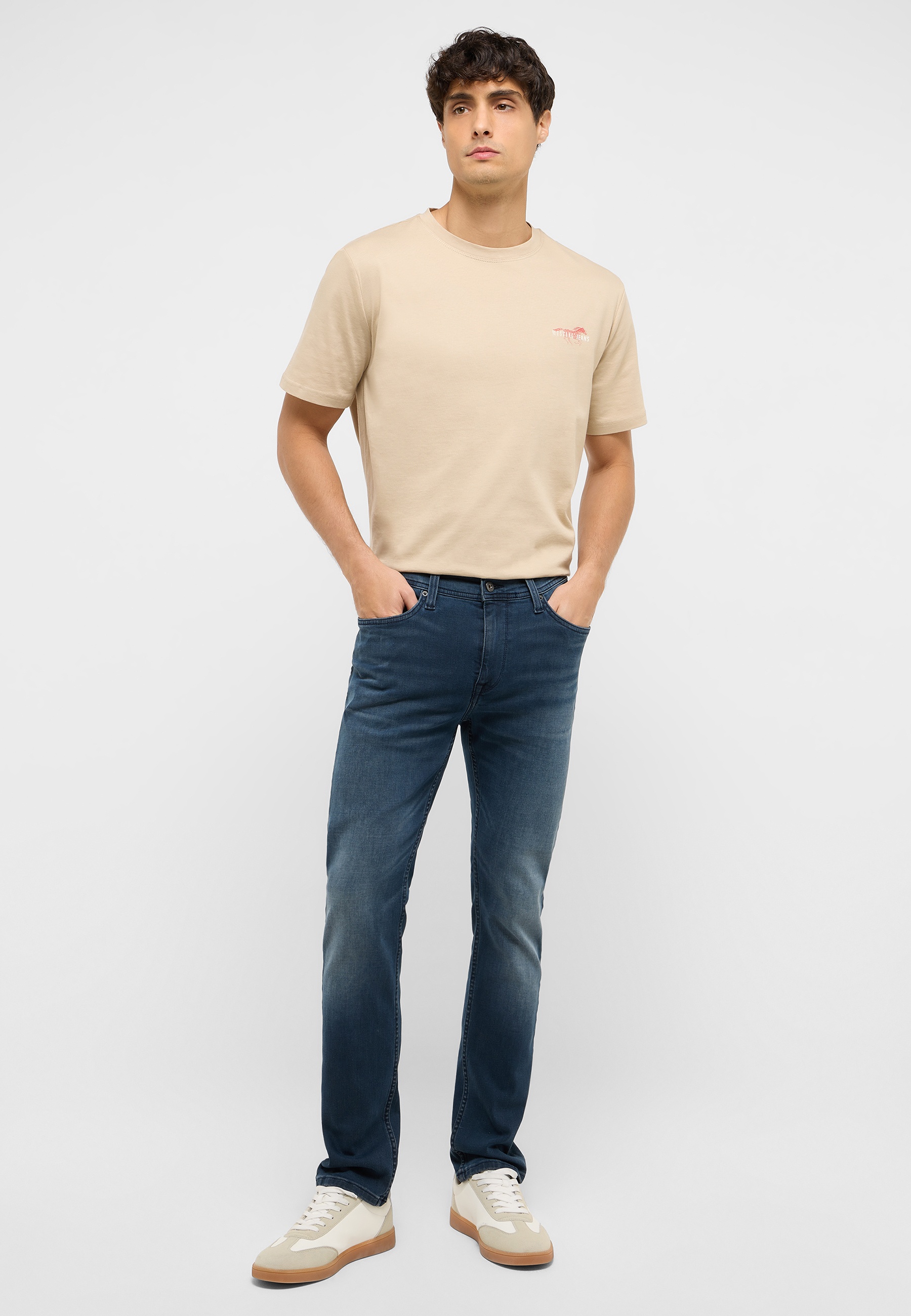 Hosen, T-shirt, Jeans, Mann, Person