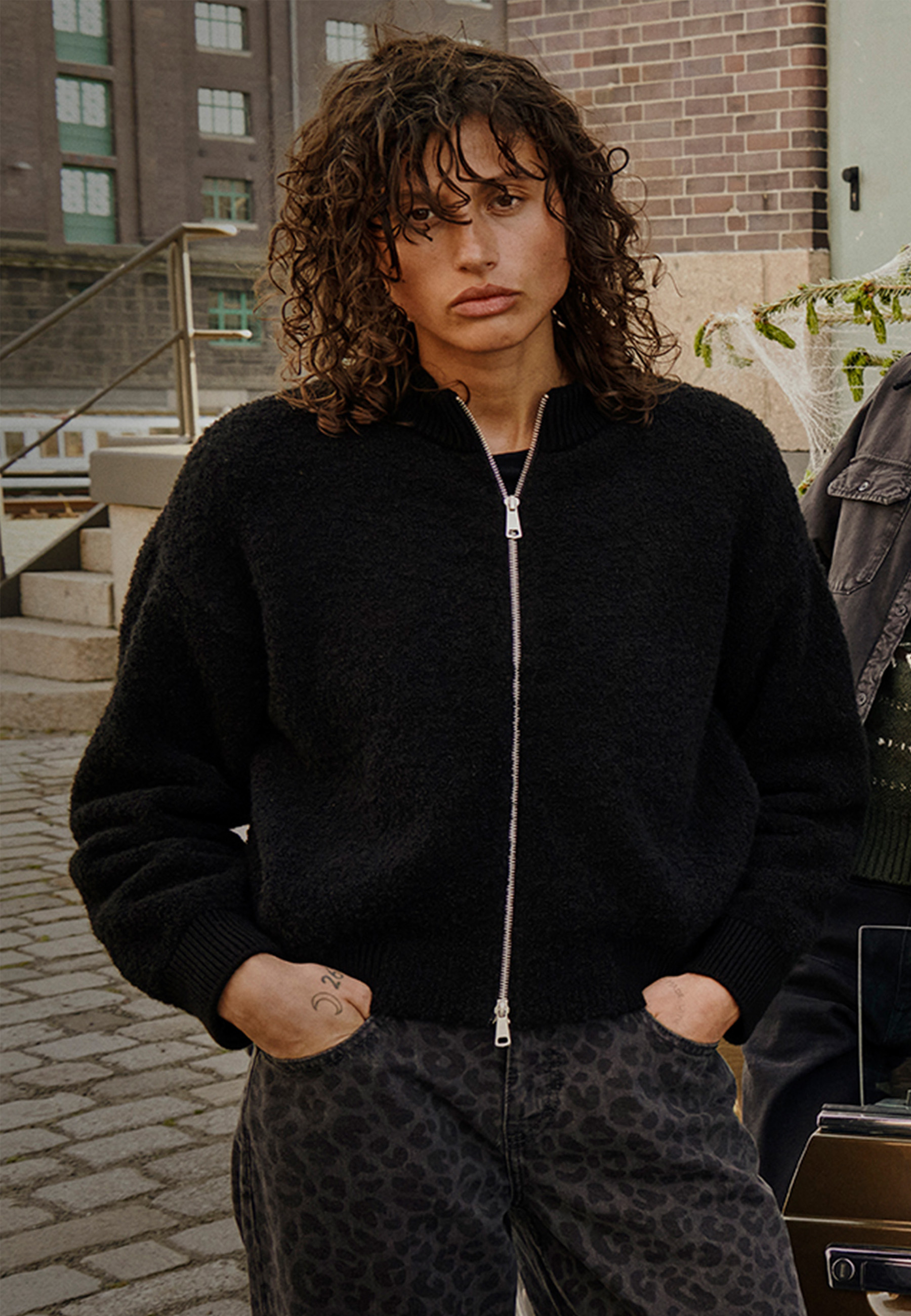 Pulli, Erwachsener, Weiblich, Person, Frau