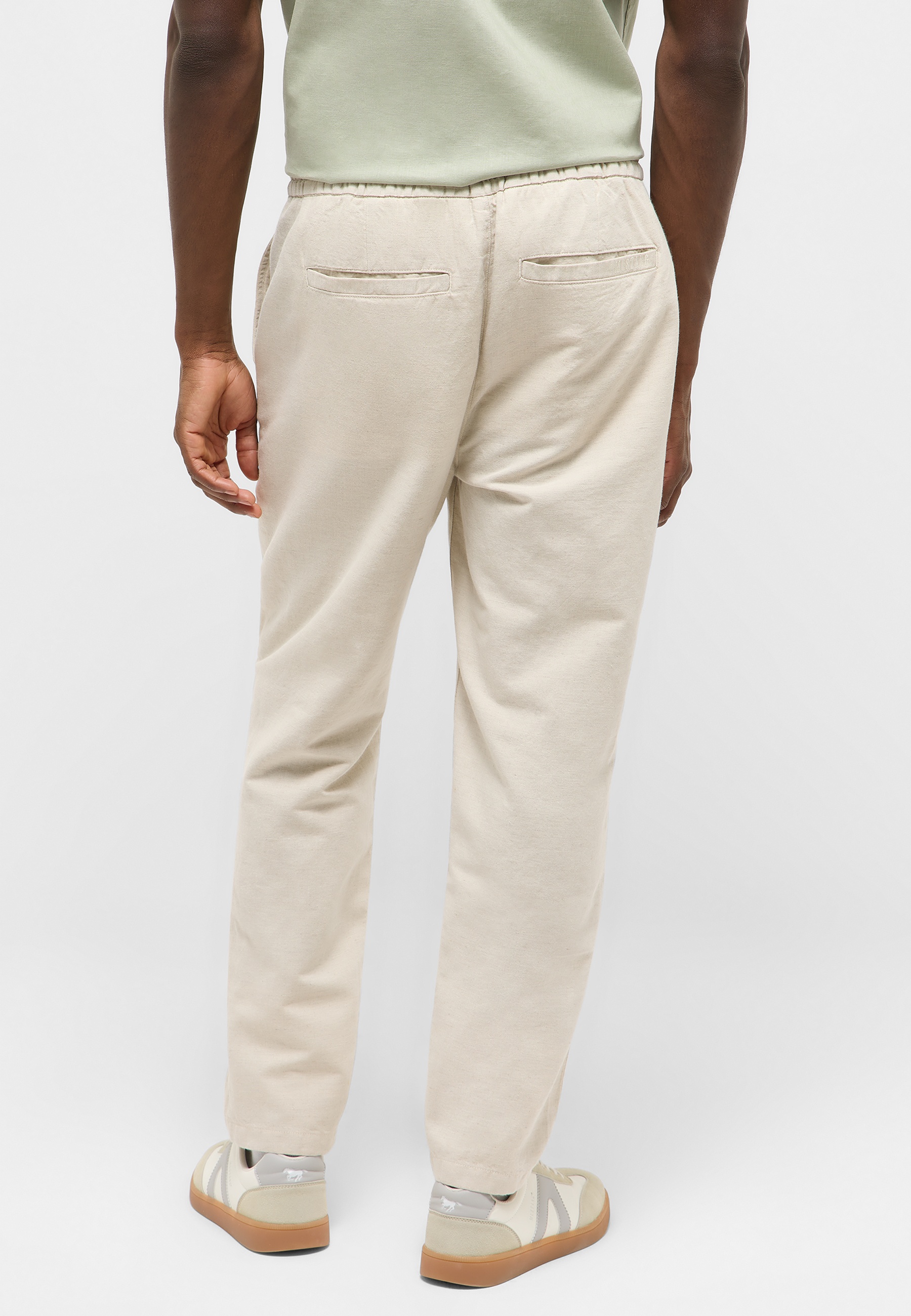 beige pants, Rückansicht, Pants mit Taschen, Elastischer Bund, Casualhosen