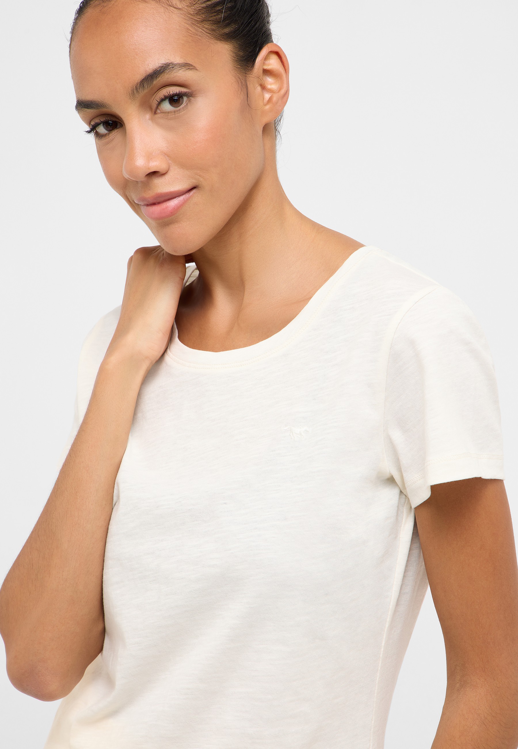 T-shirt, Person, Gesicht, Kopf, Hals