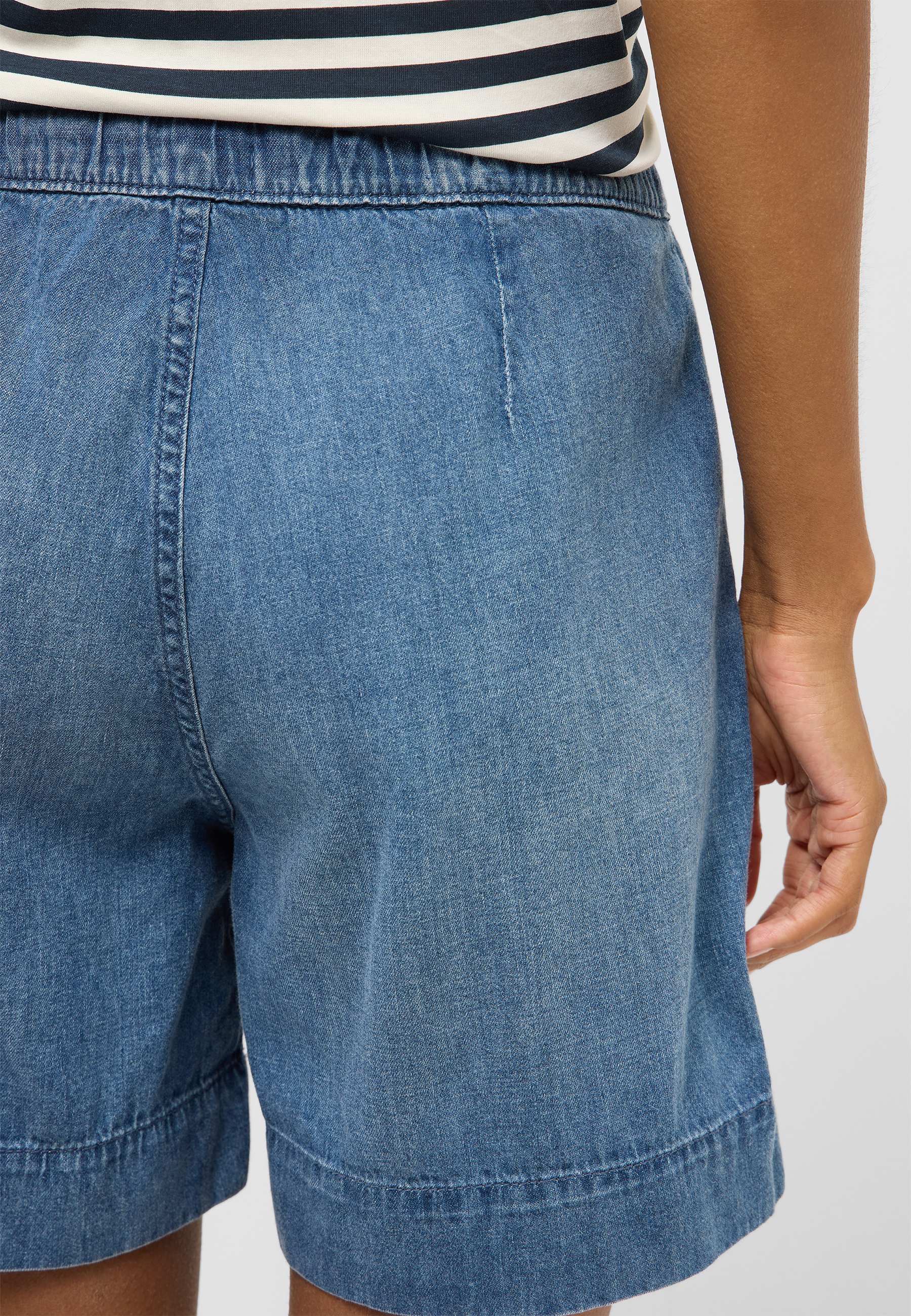 Denim shorts, Denim fabric, Blue shorts, Elastischer Bund, Rückennähte