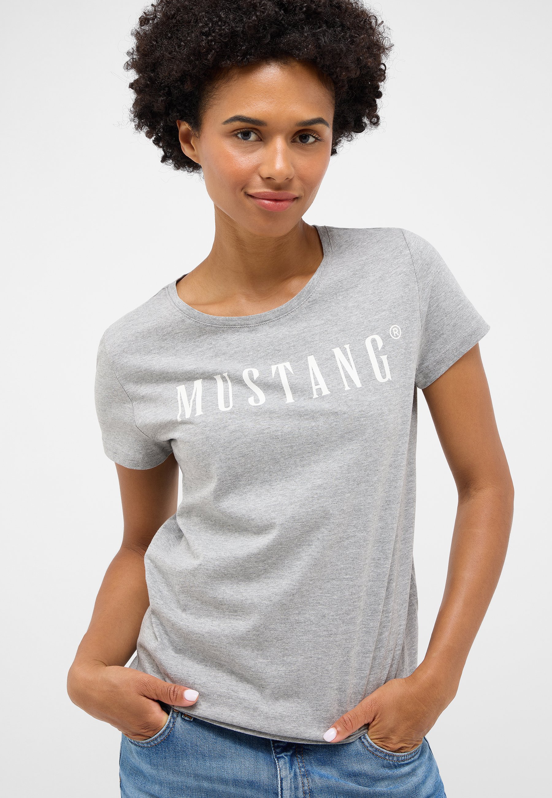 Bekleidung, T-shirt, Person, Ärmel