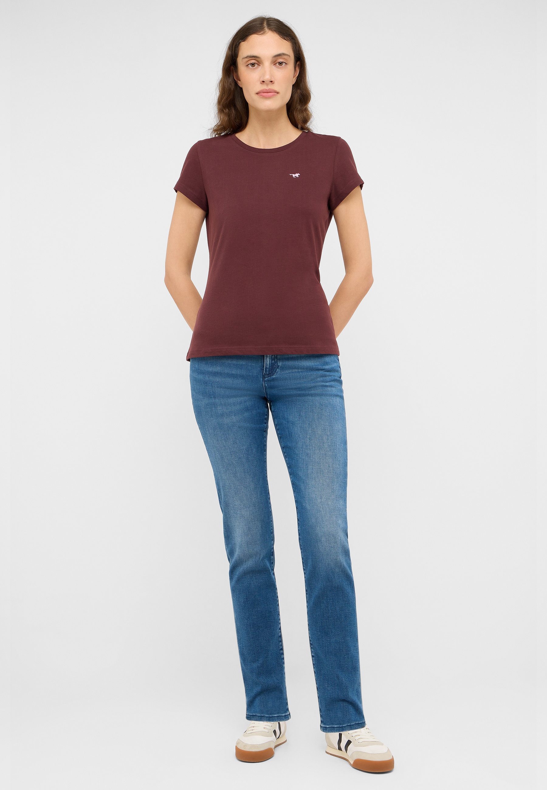 Hosen, T-shirt, Jeans, Person, Stehend