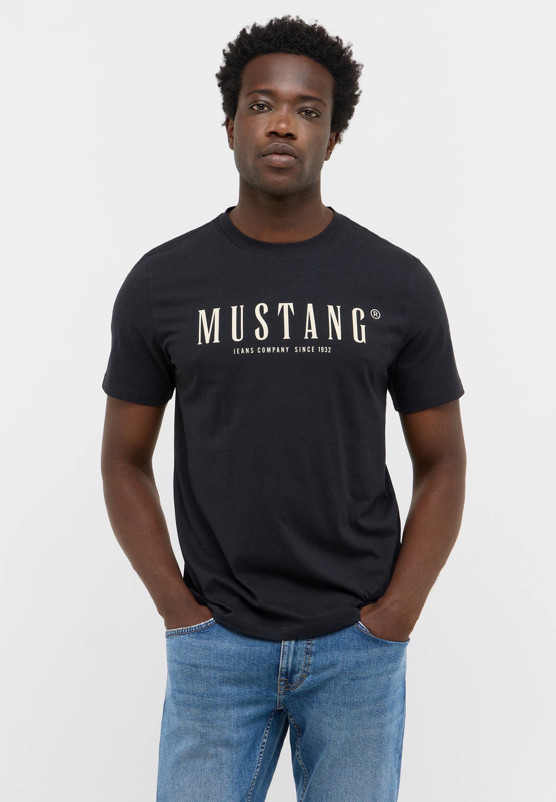 Bekleidung, T-shirt, Hemd, Ärmel, Person