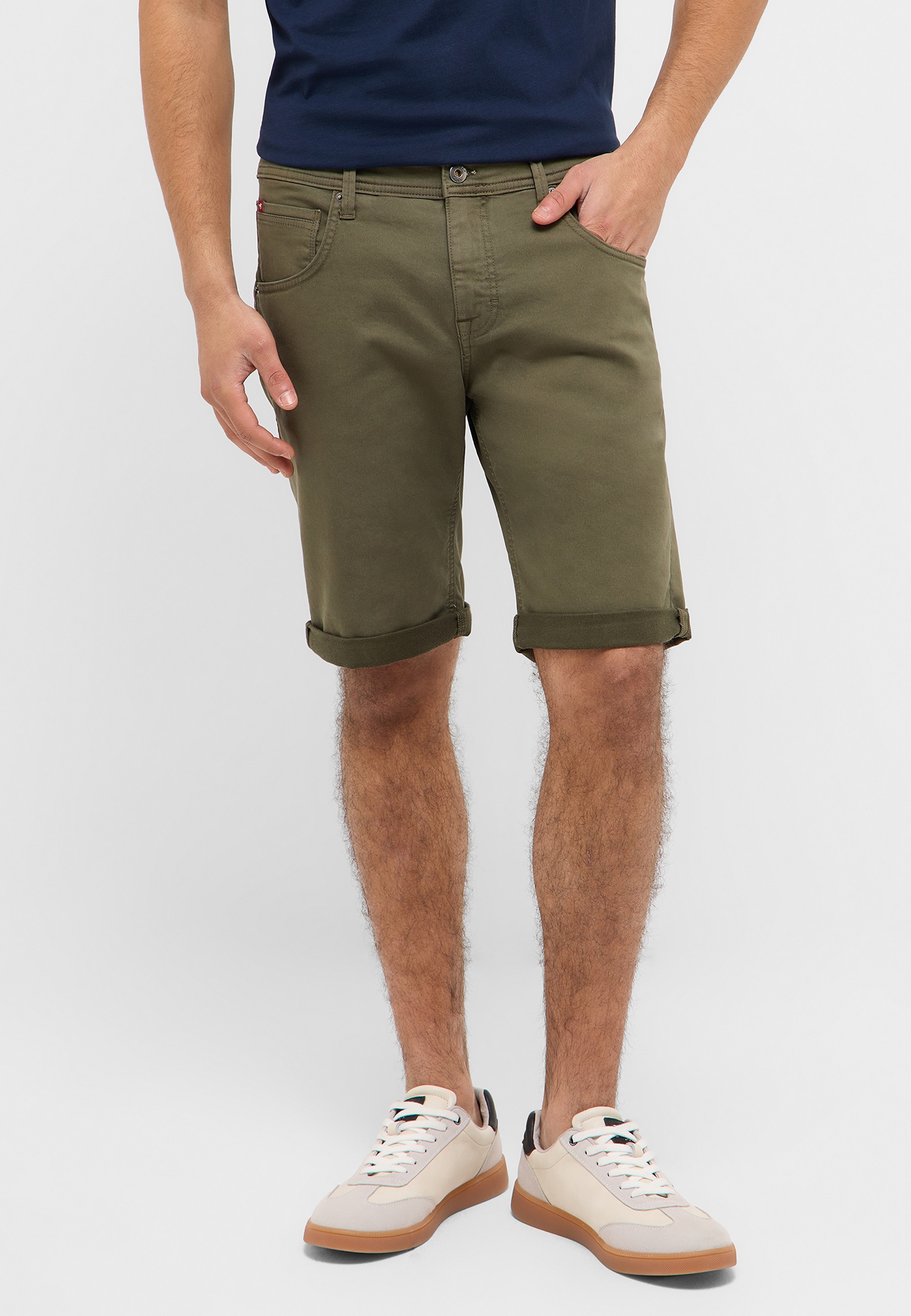 Kurze Hose, Khaki, Erwachsener, Mann, Person