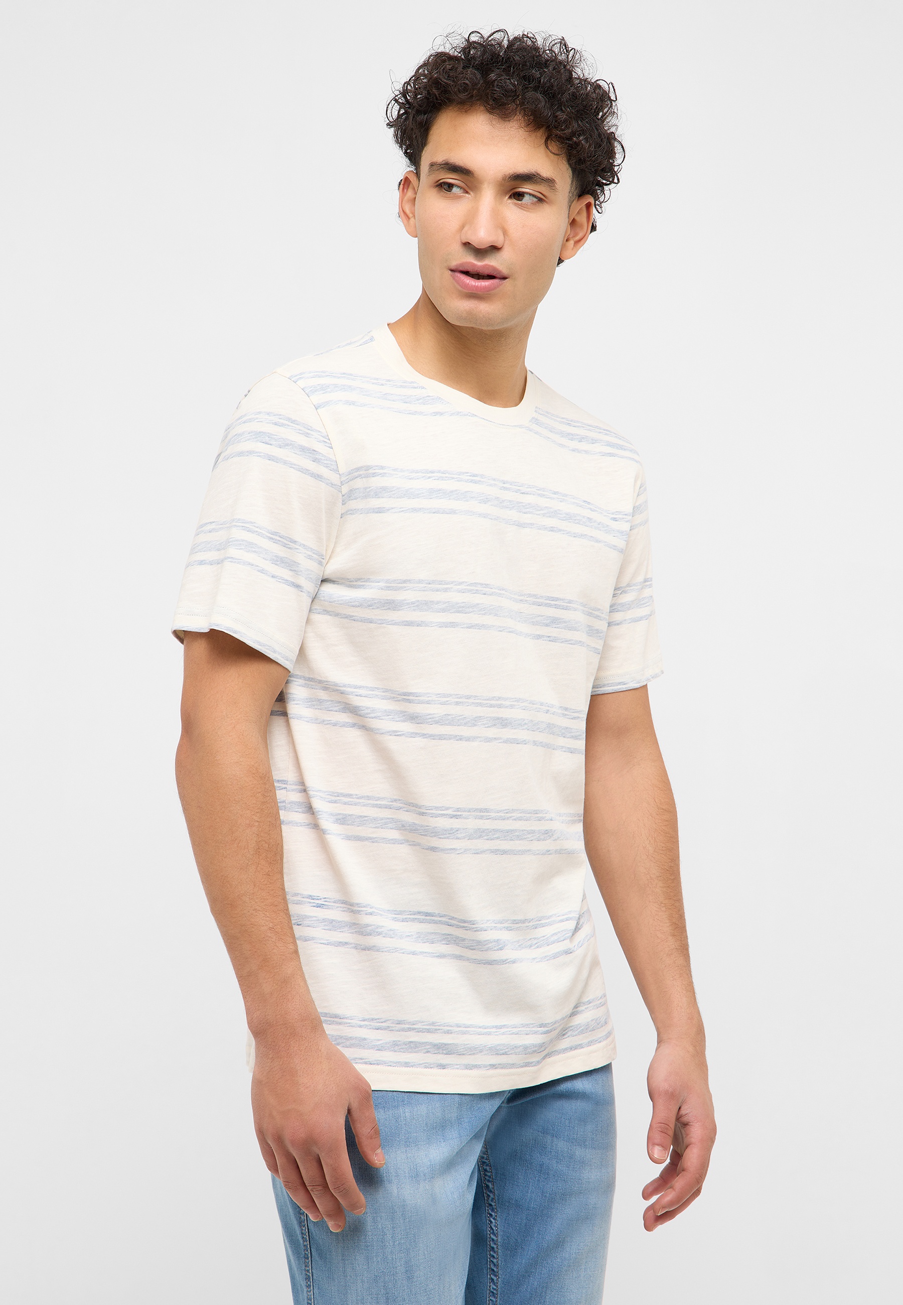 T-shirt, Jeans, Ärmel, Person, Hemd