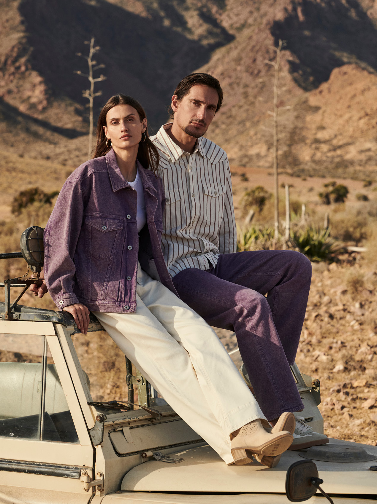 jeans, jacke, gestreiftes shirt, outdoor, paar