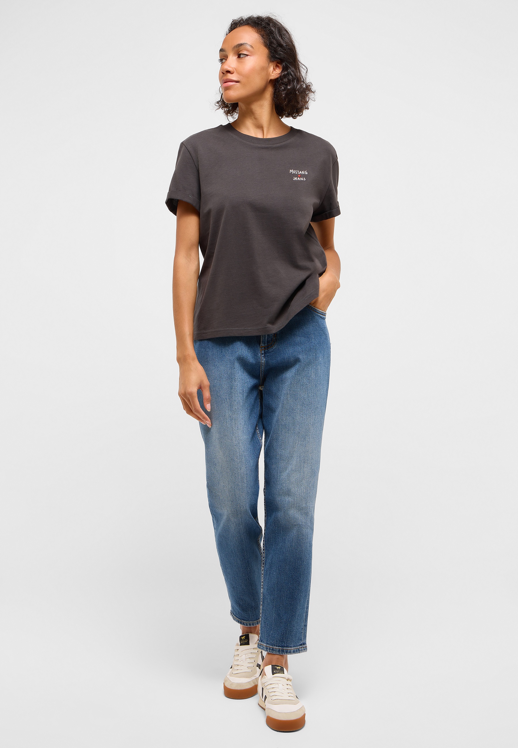 Bekleidung, Hosen, T-shirt, Jeans, Person