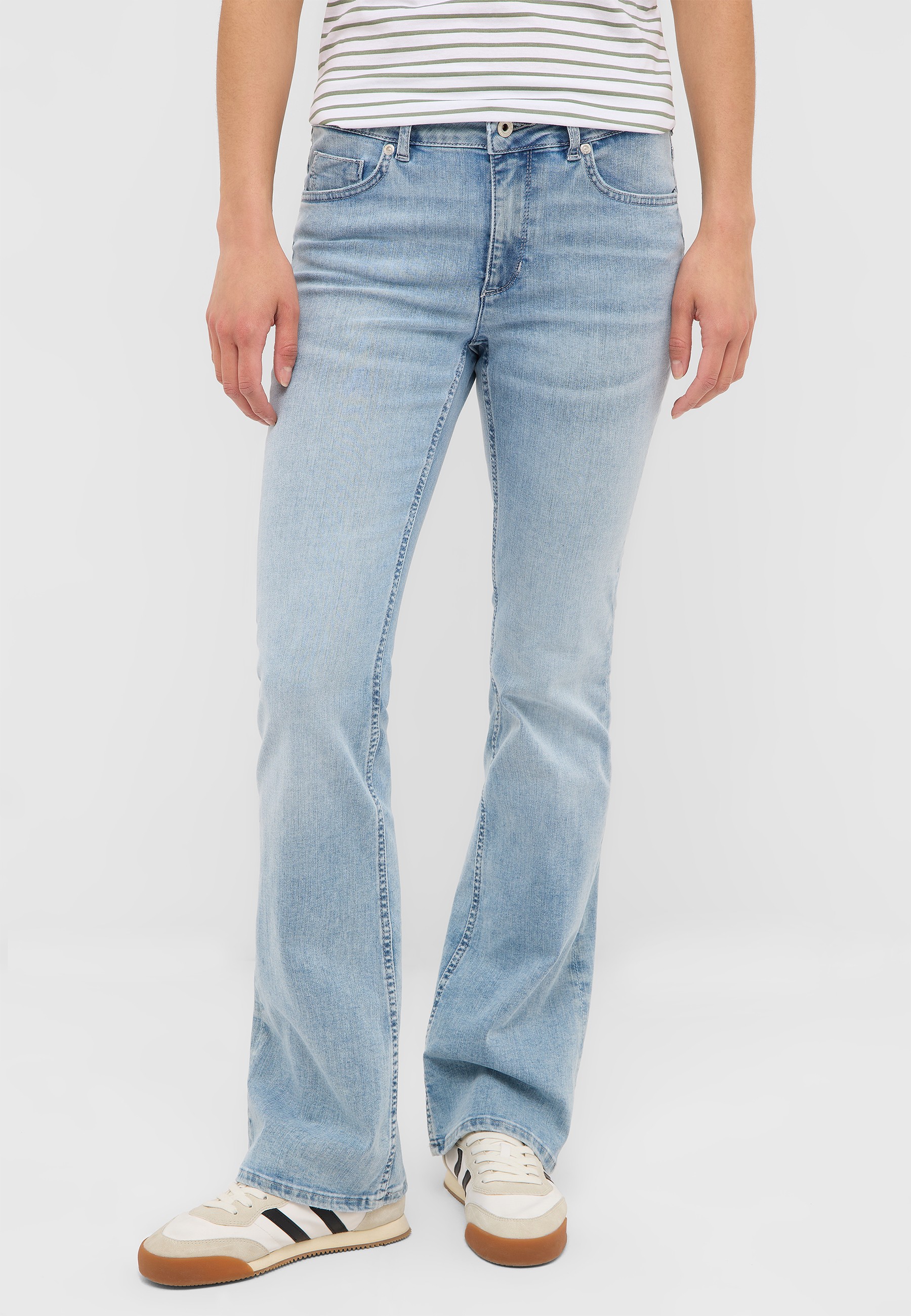 Jeans, Jeanshose, ausgewaschen, Mid Rise, weite Beine