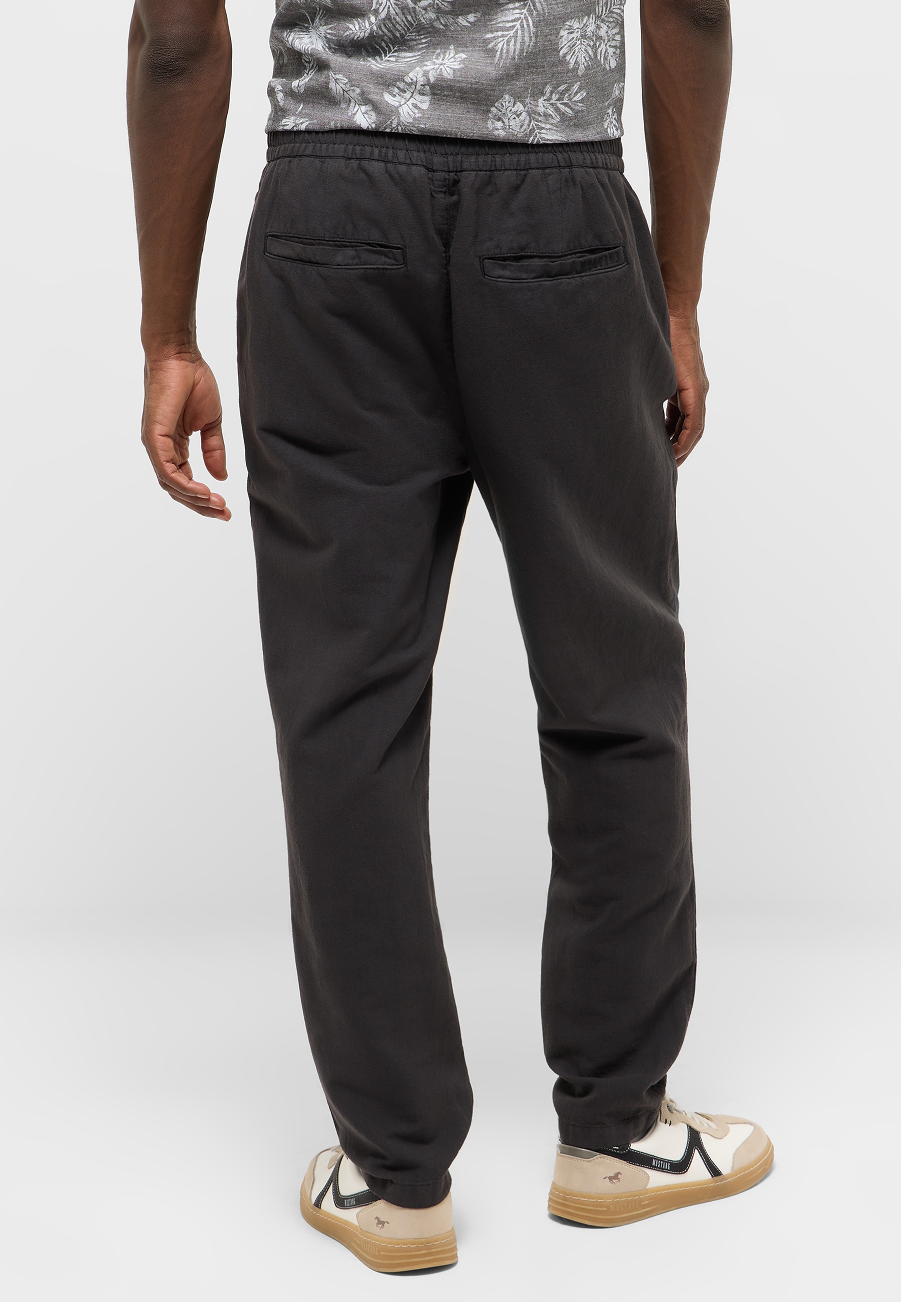 Hose, Jogginghose, Schwarz, Seitliche Taschen, Elastischer Bund