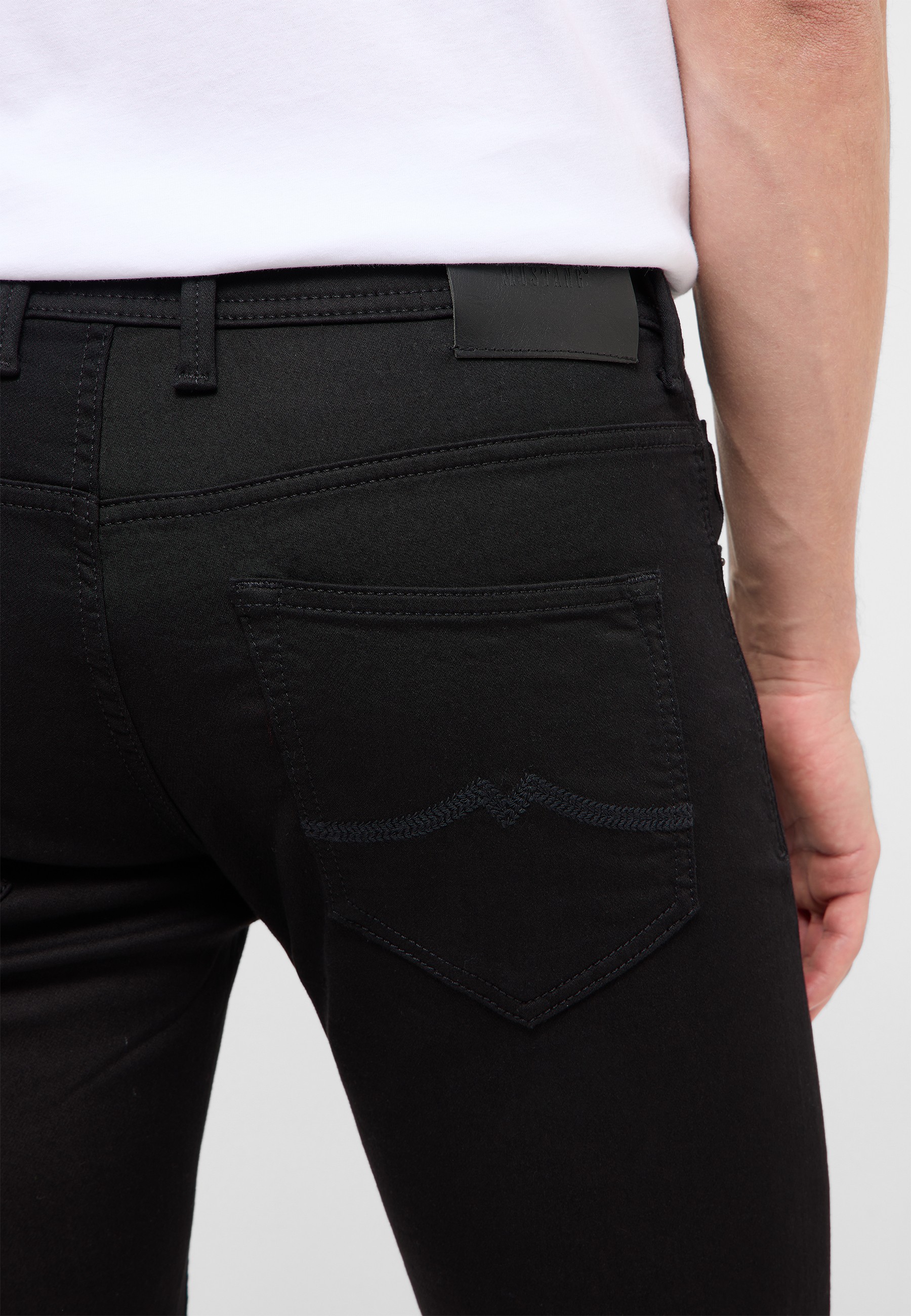 jeans, schwarz, Hintertasche, Taschenkante, Gürtel Schlaufe