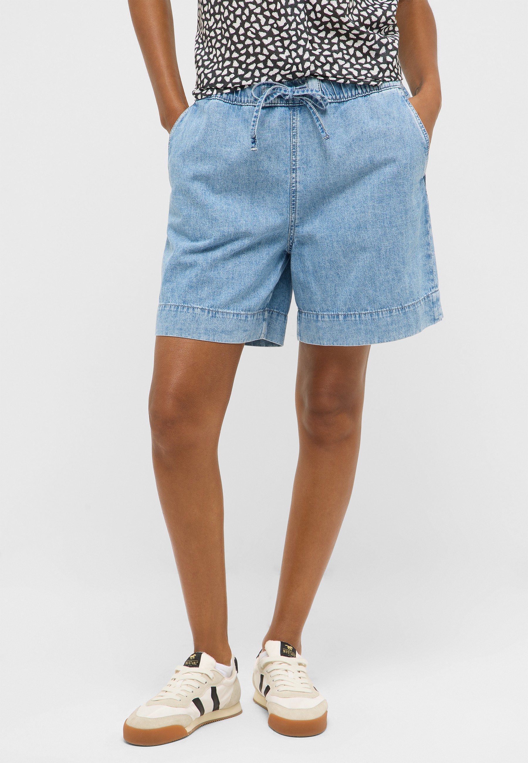 jeansshorts, denim, drawstring, knee-length, pockets