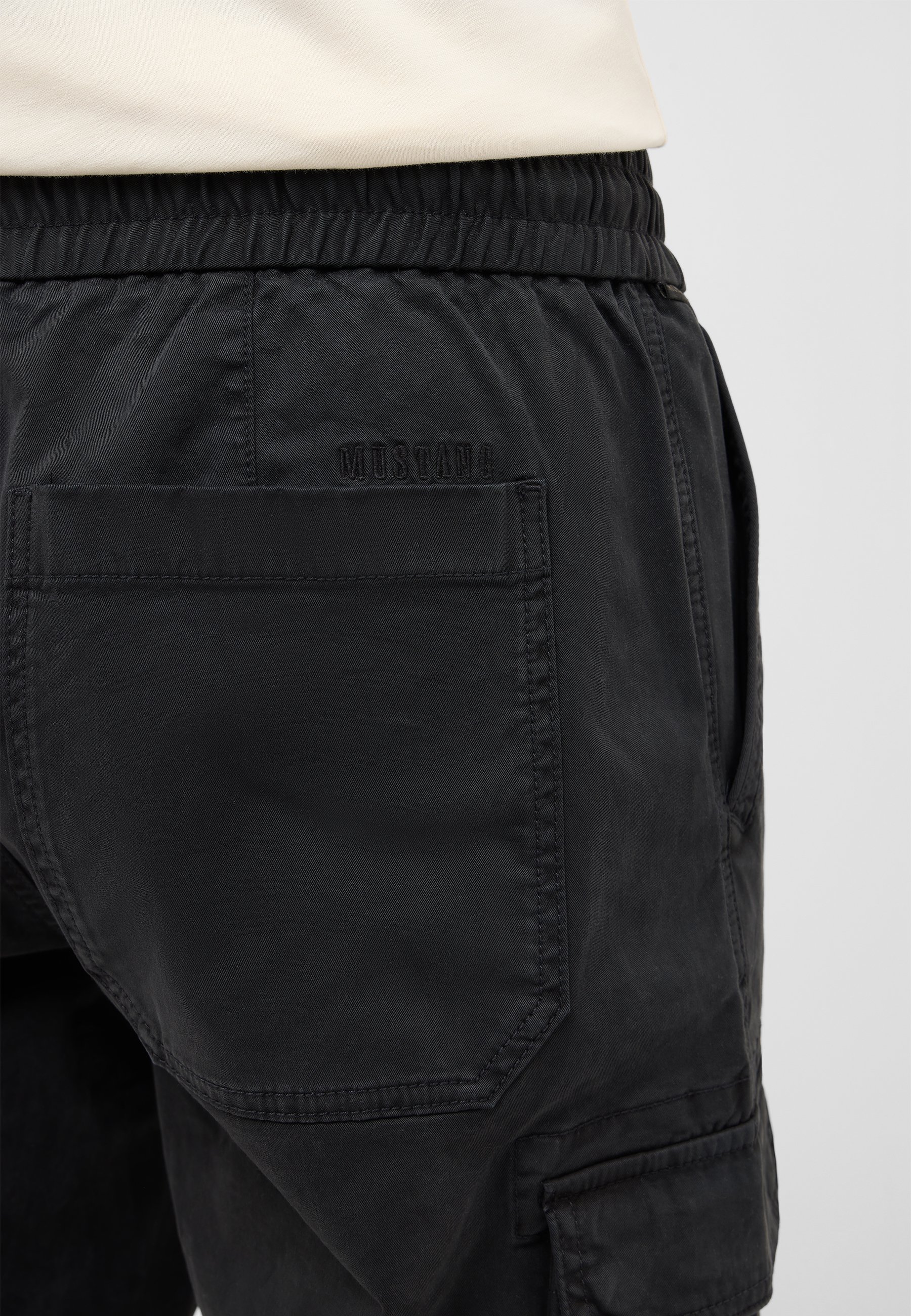 Bekleidung, Kurze Hosen, Hosen, Mantel, Jacke