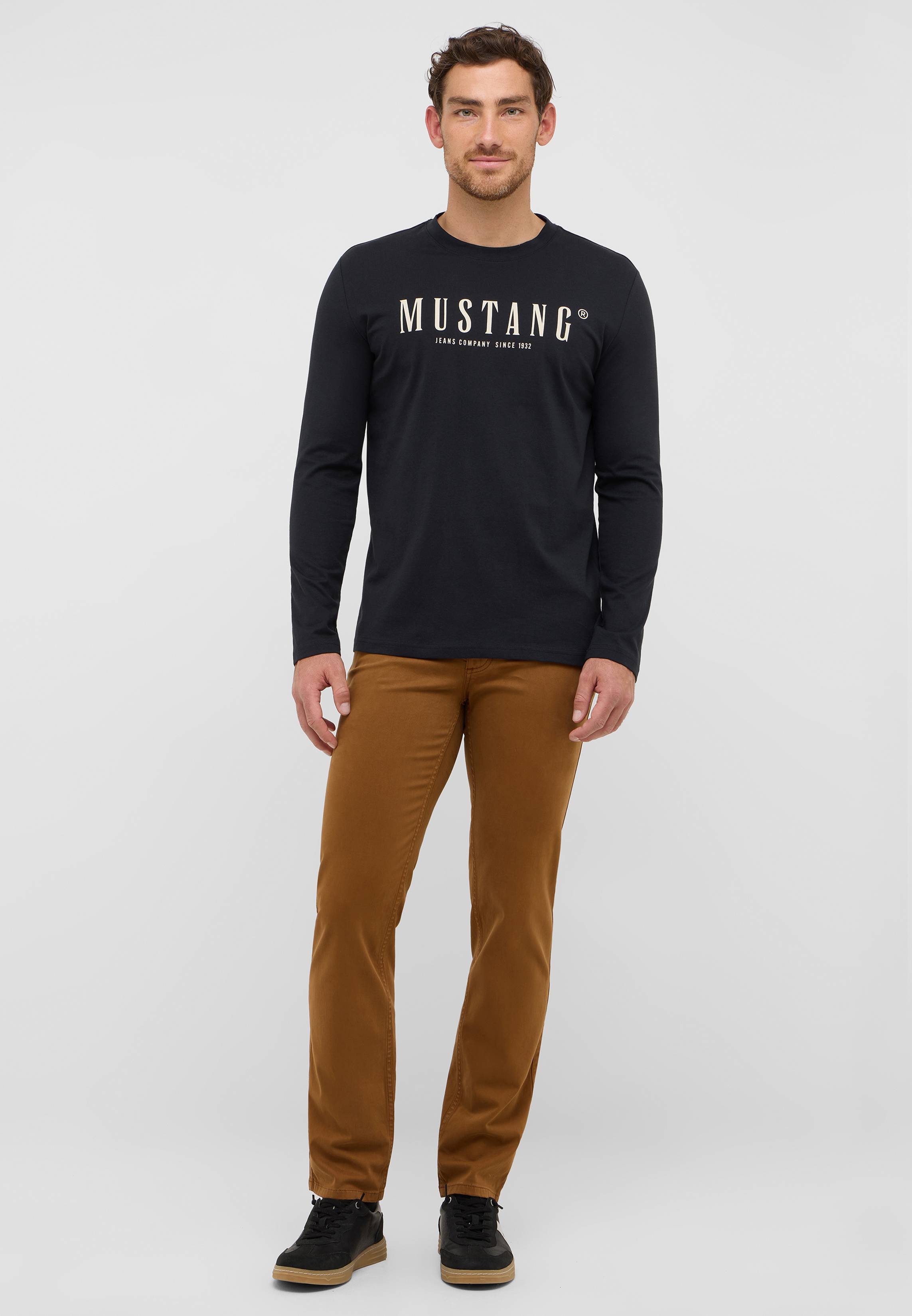 Langarm, Hosen, Erwachsener, Mann, Person