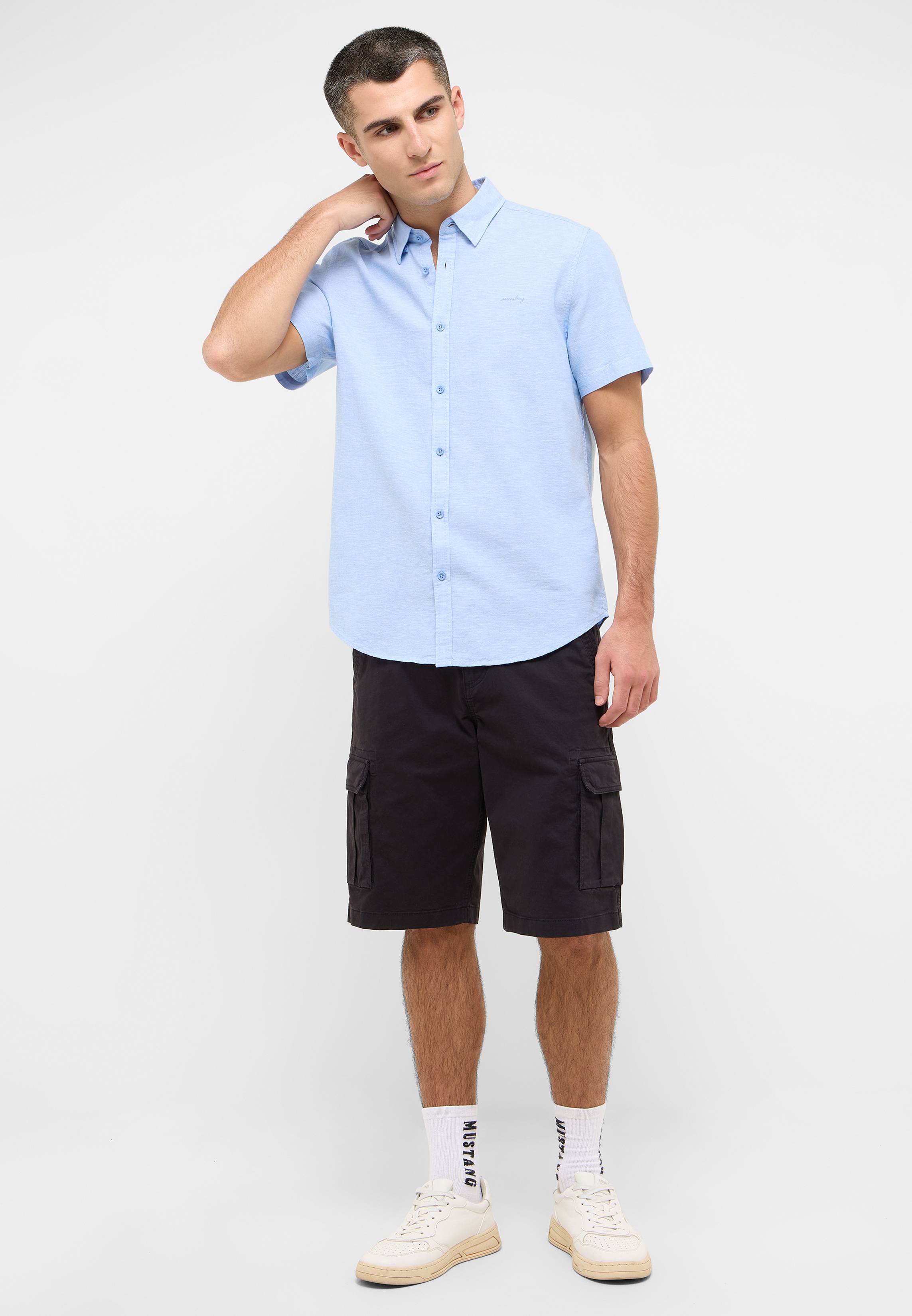 Hemd, Kurze Hosen, Erwachsener, Mann, Person