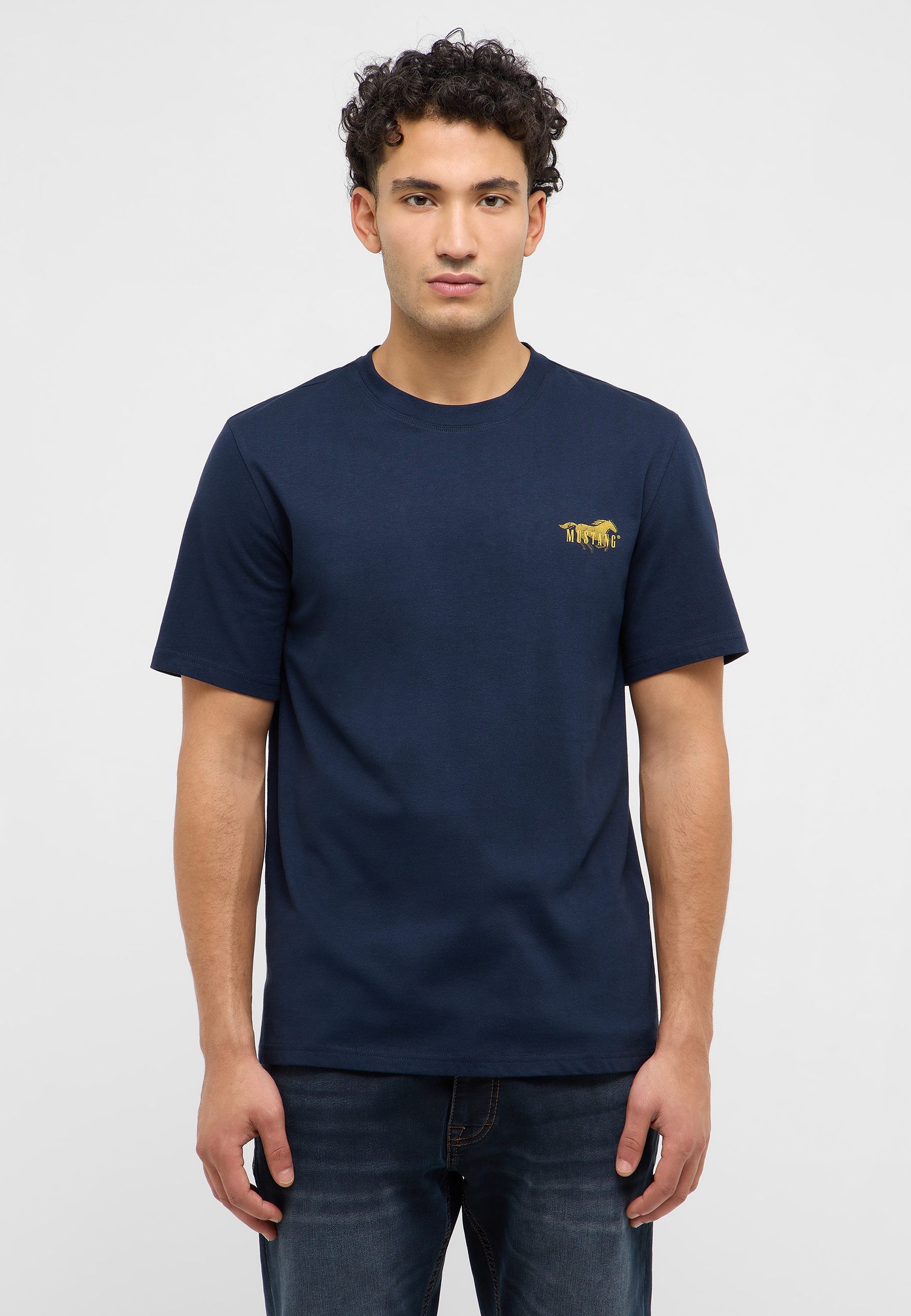 T-shirt, Person, Jeans, Hemd, Gesicht