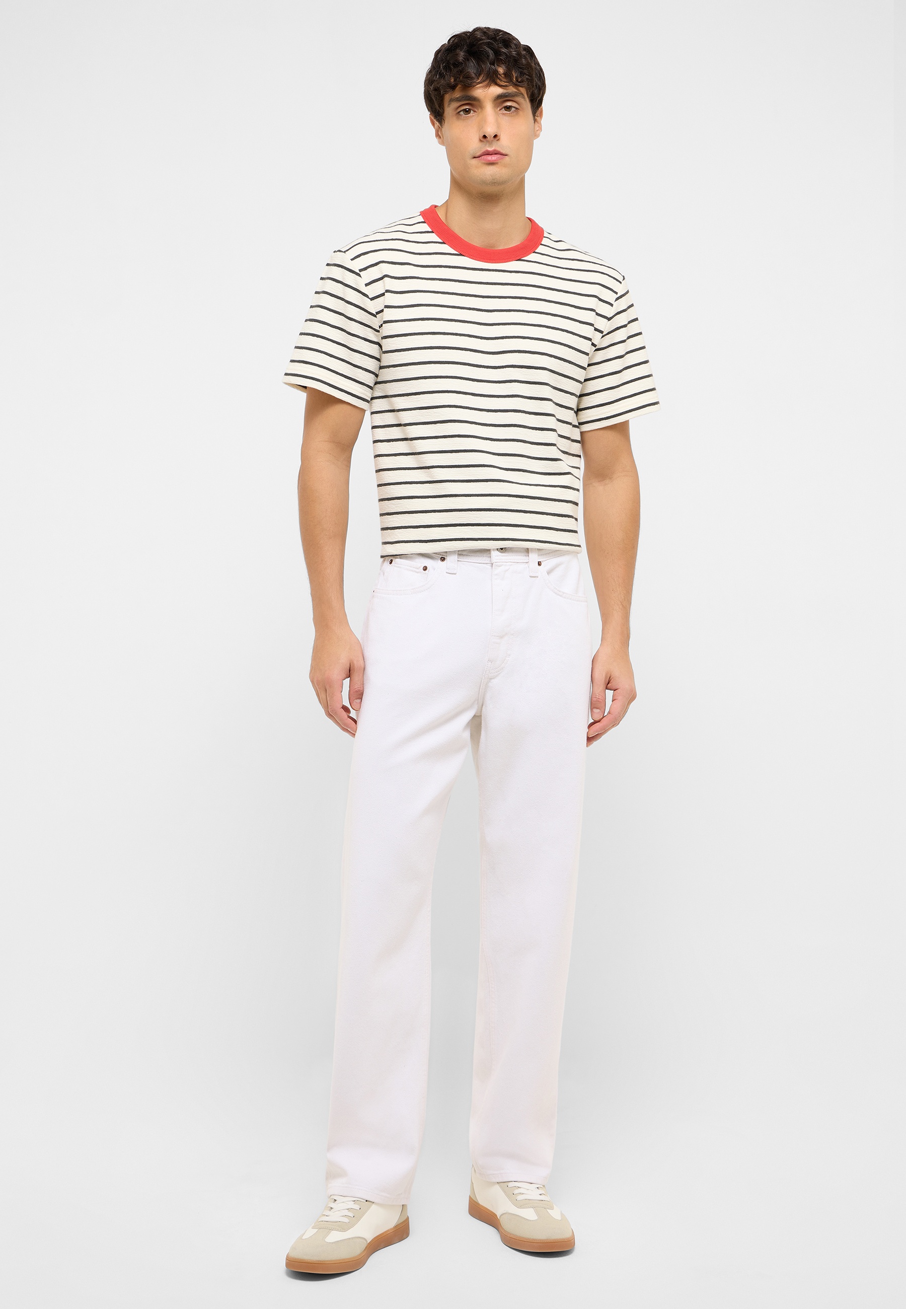 T-shirt, Hosen, Leinen, Person, Stehend