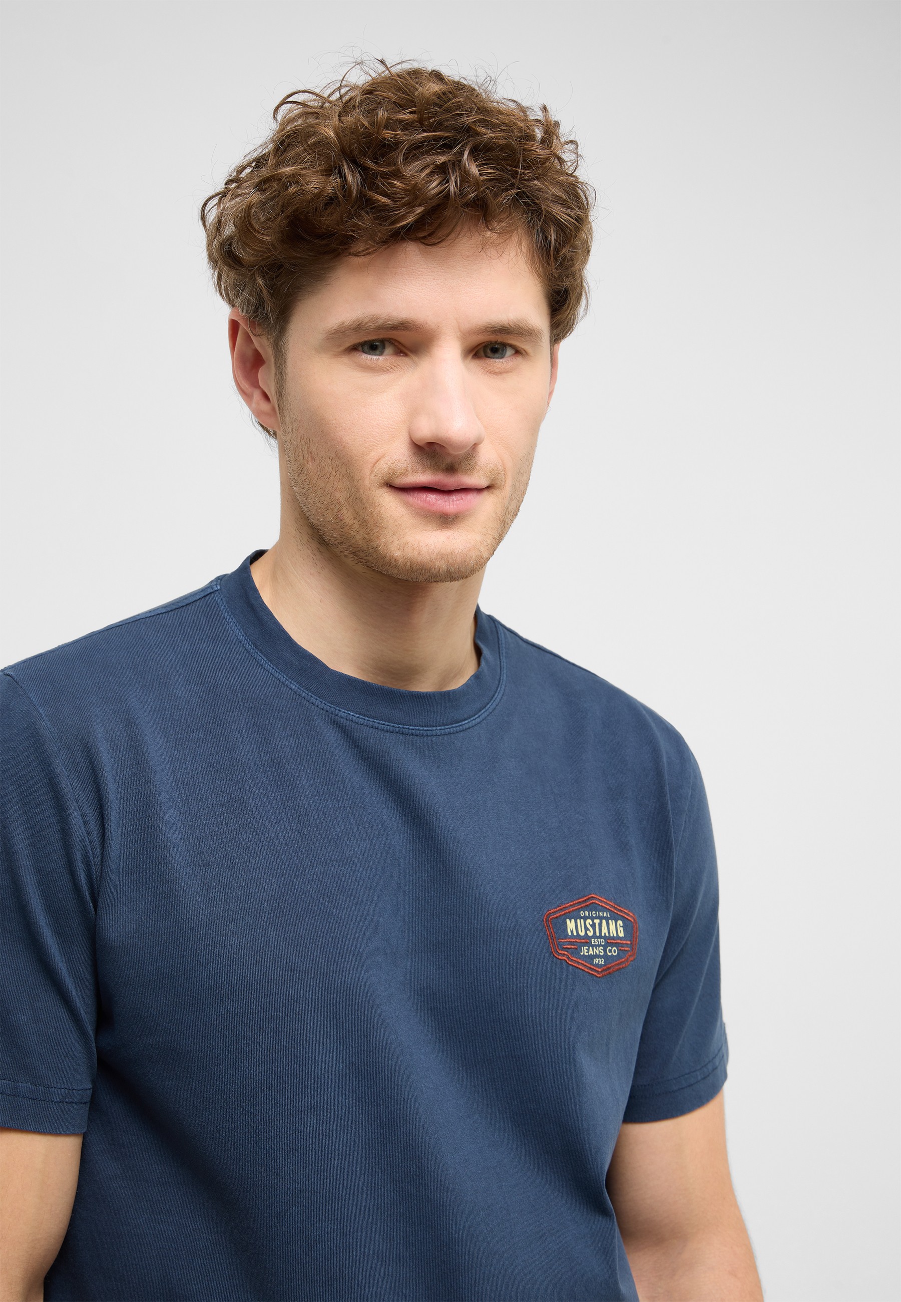 T‑shirt, Kurzarm, Rundhalsausschnitt, Blau, Aufnäher