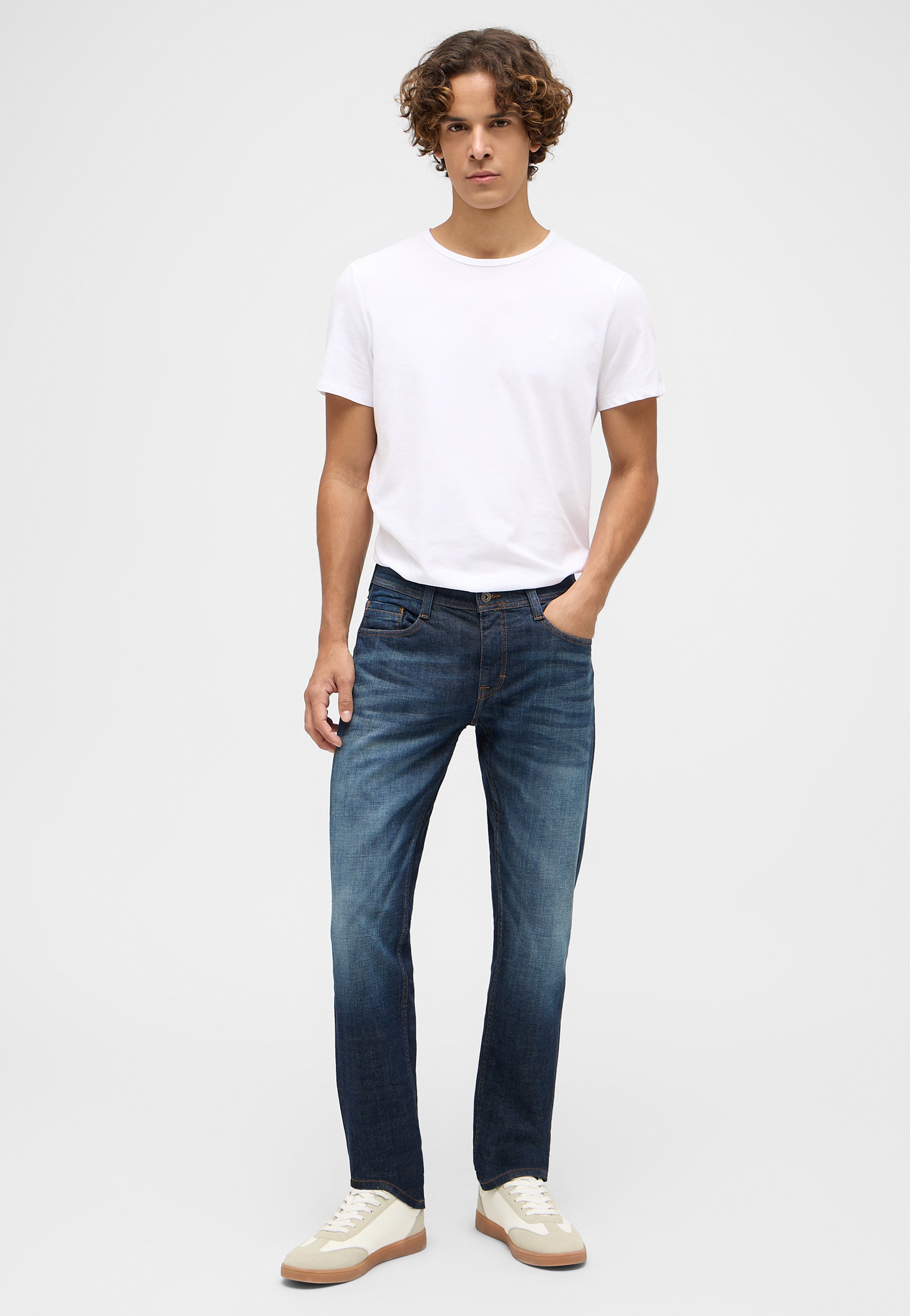 T-Shirt, Weiß, Kurzarm, Casual, Jeans