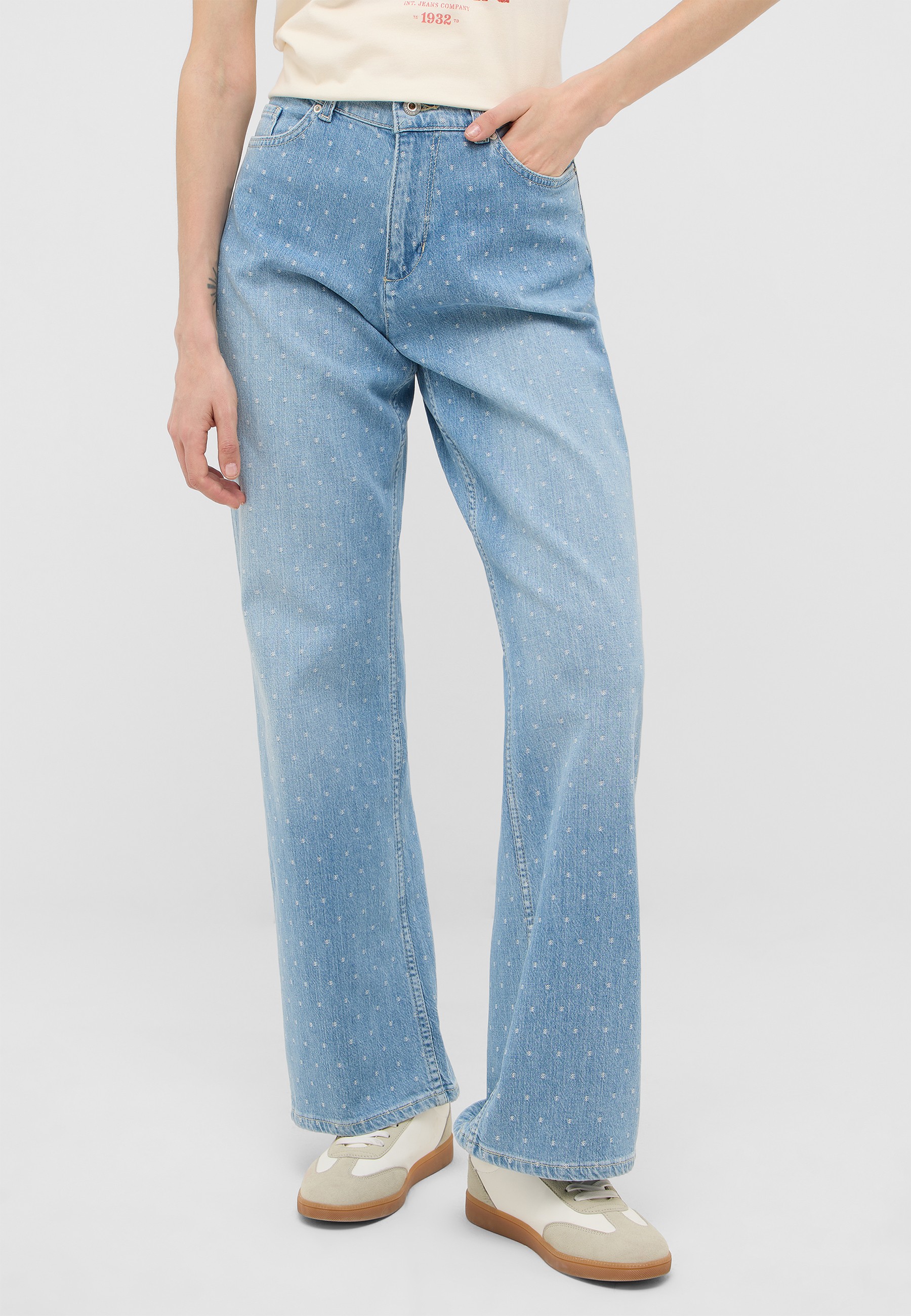 Jeans, Hose, Denim, weite Passform, Nadelverzierungen