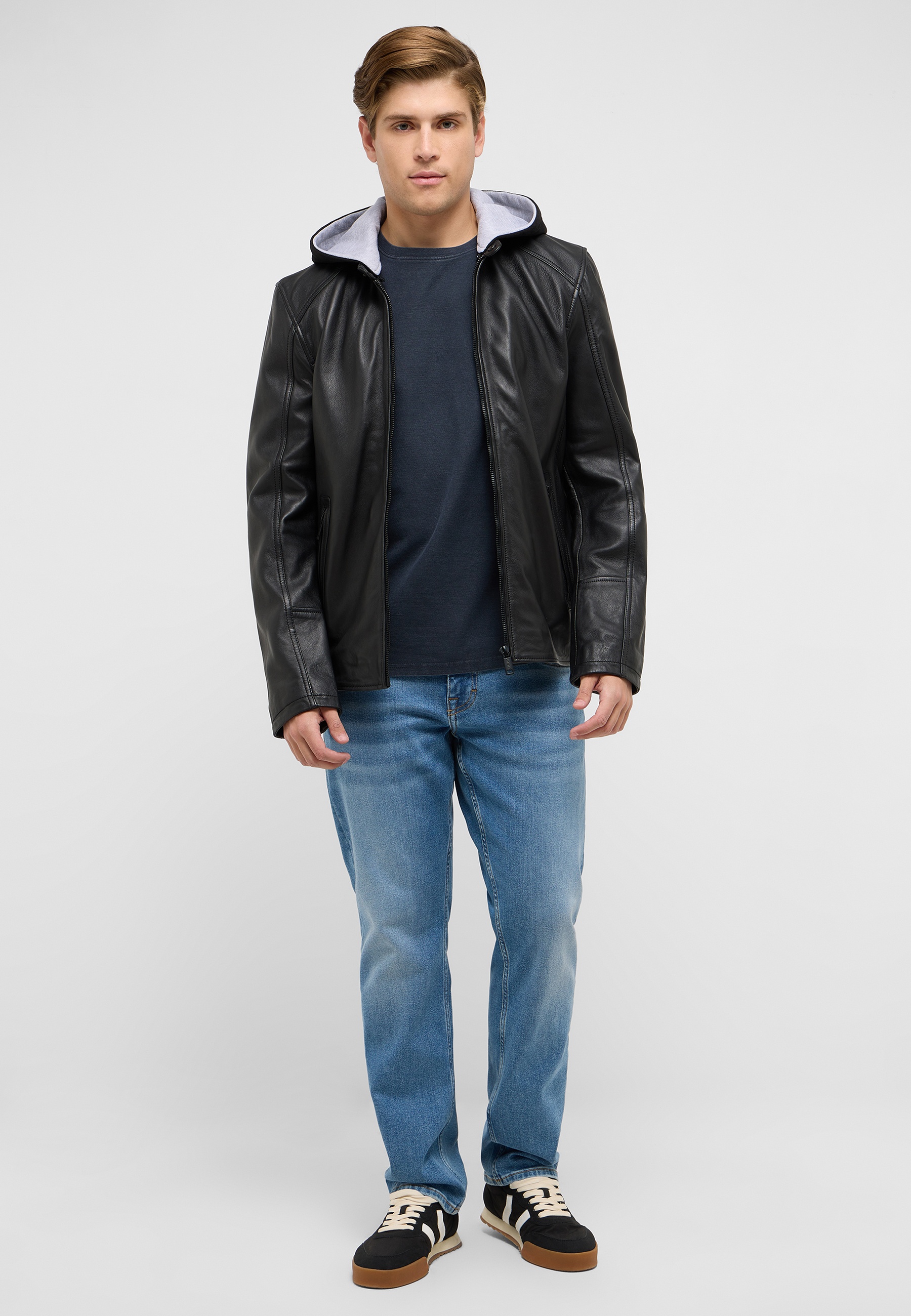 Mantel, Jacke, Person, Hosen, Jeans