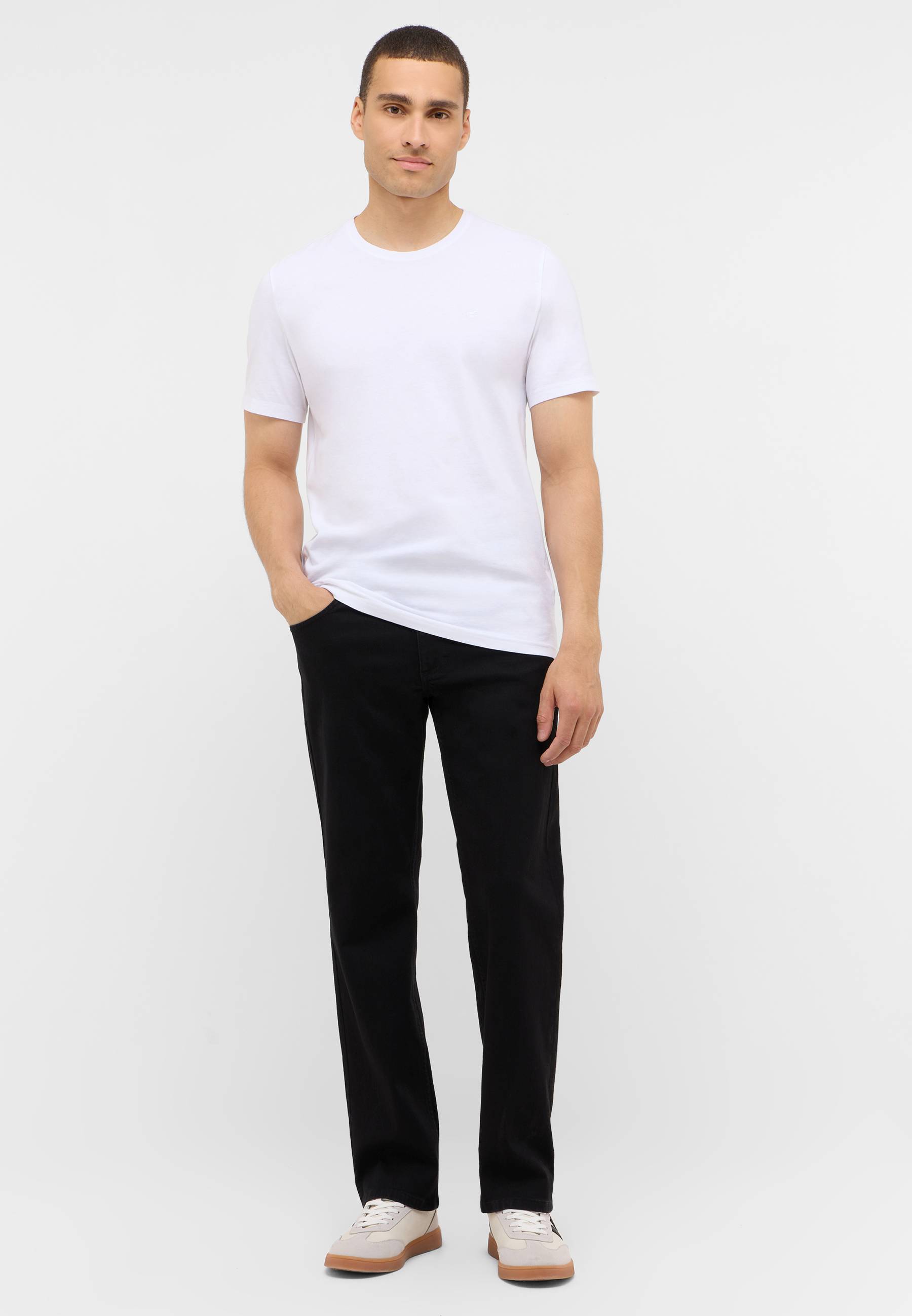 T-shirt, Hosen, Person, Stehend, Mann