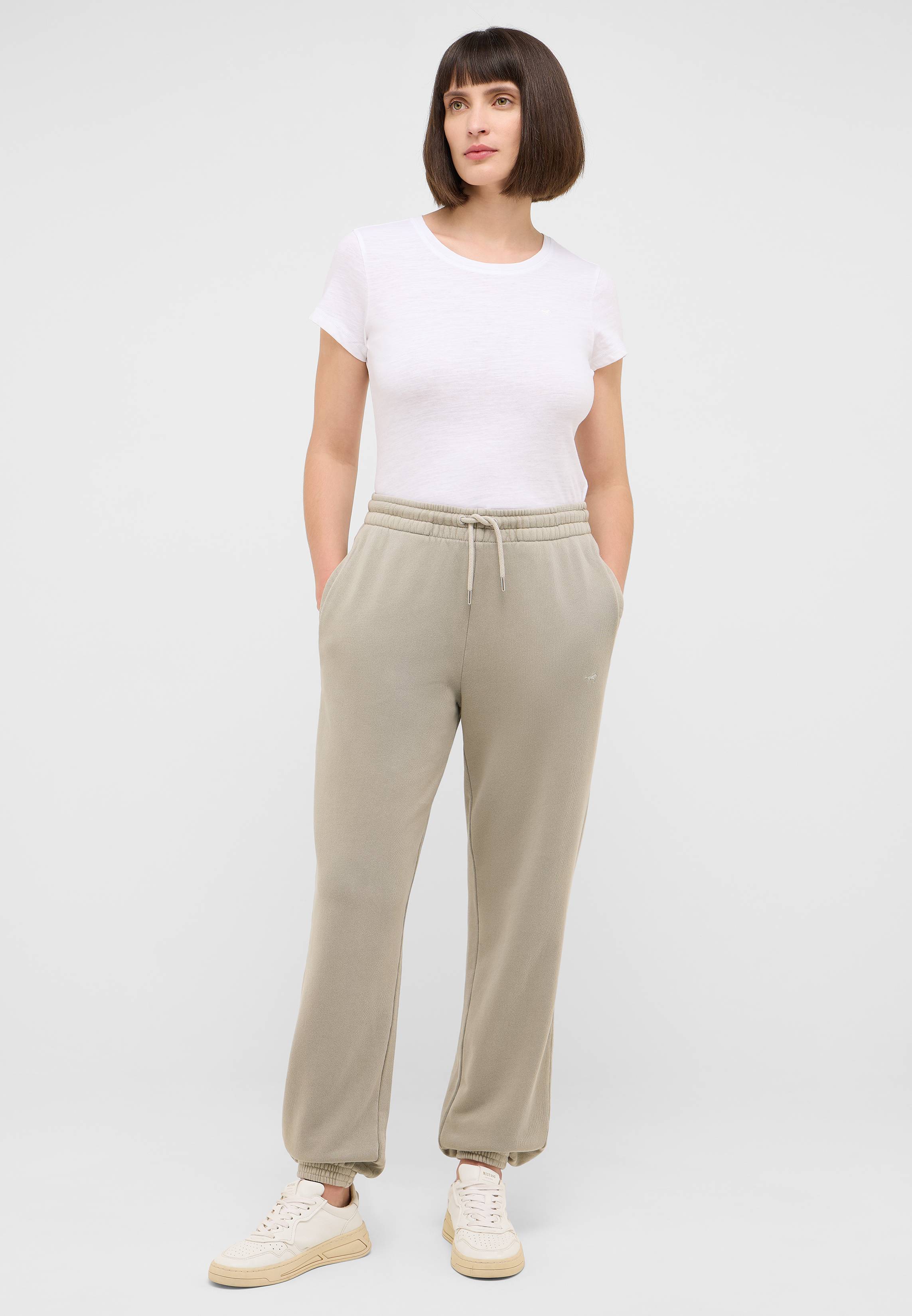 Hosen, Khaki, Erwachsener, Person, Frau