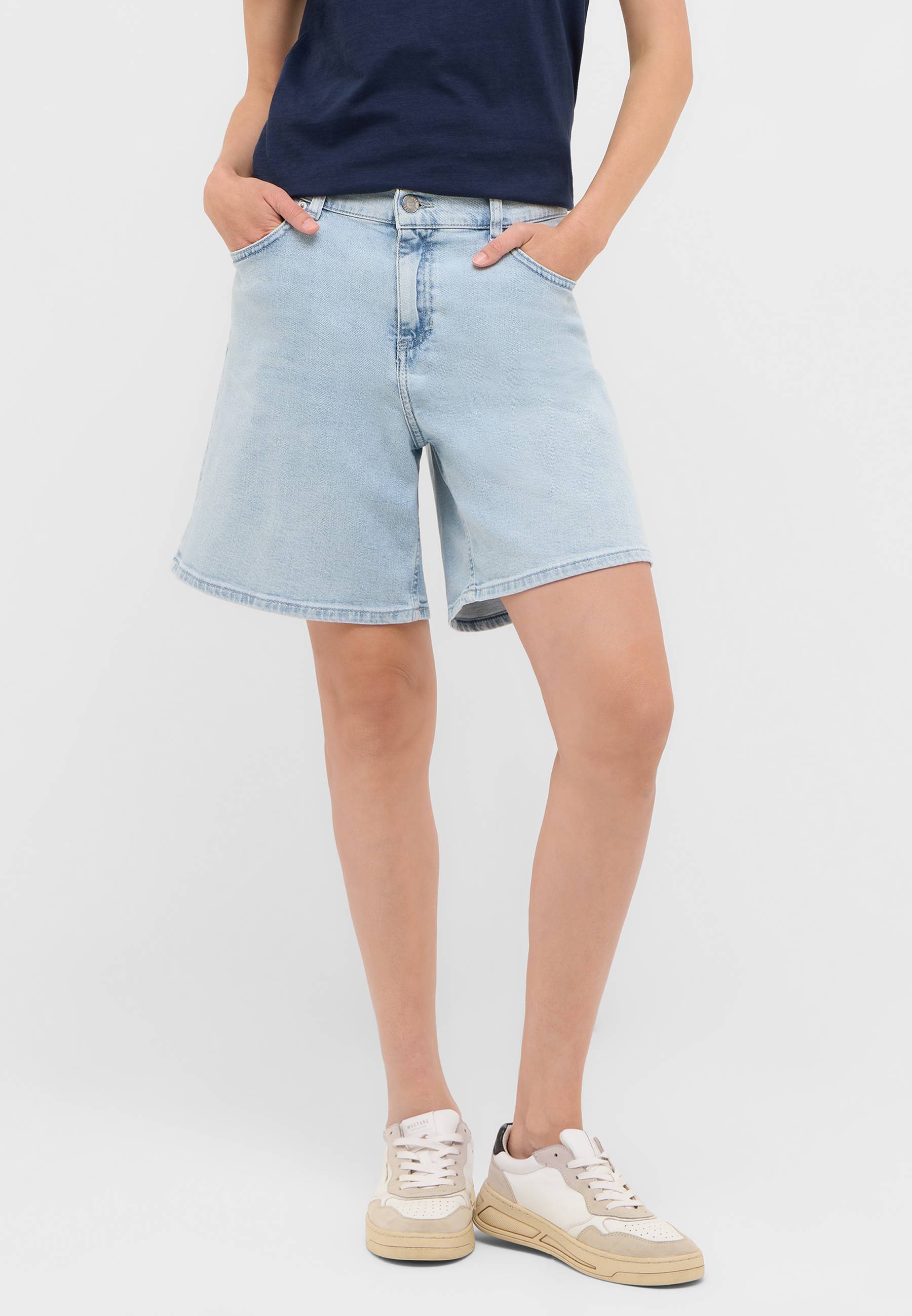 Bekleidung, Kurze Hosen, Rock, Person