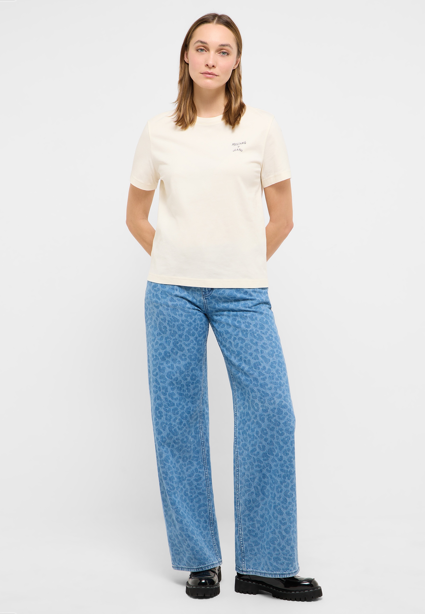 Hosen, Bluse, Person, Jeans, Schuh