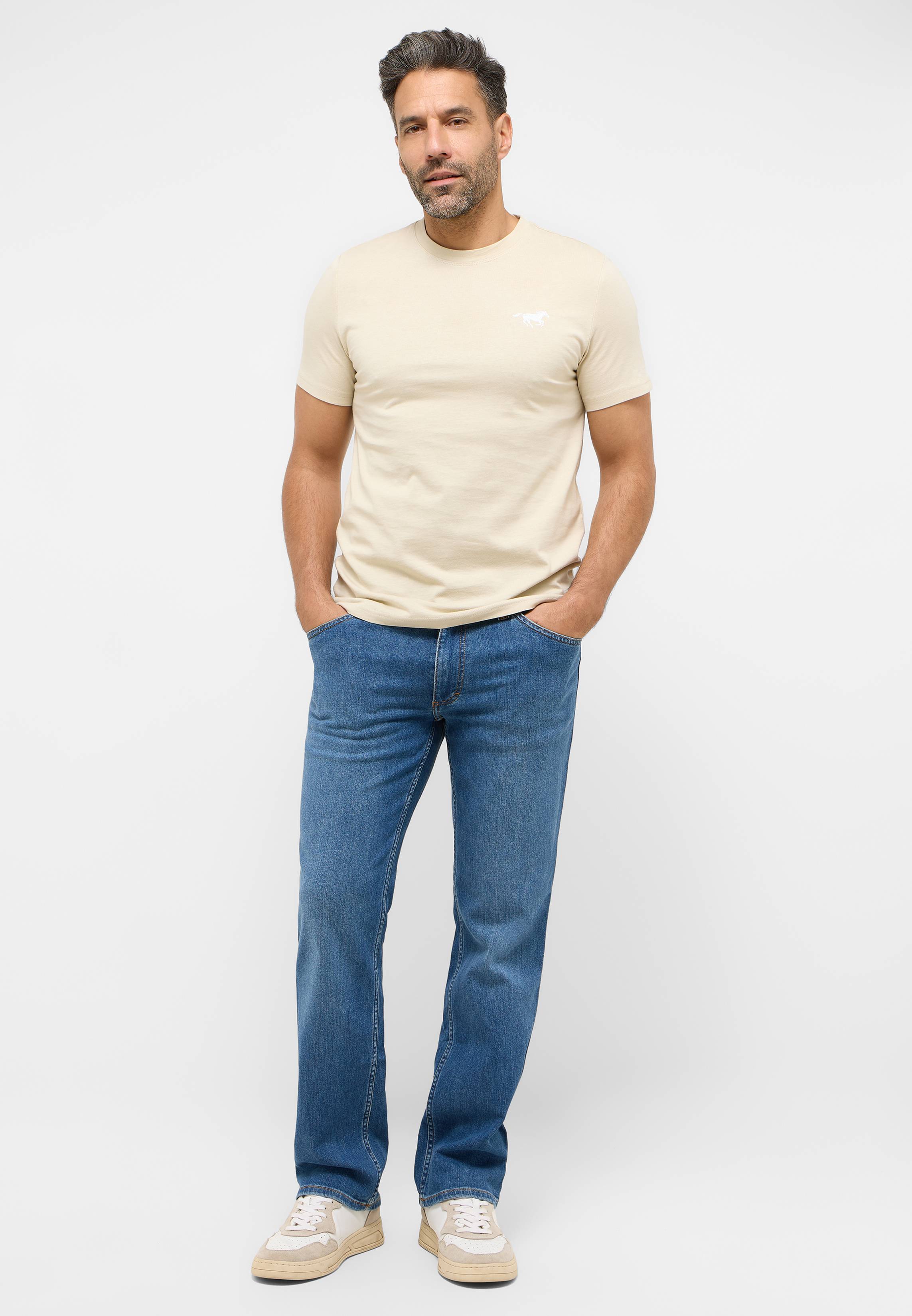 Hosen, T-shirt, Person, Stehend, Mann