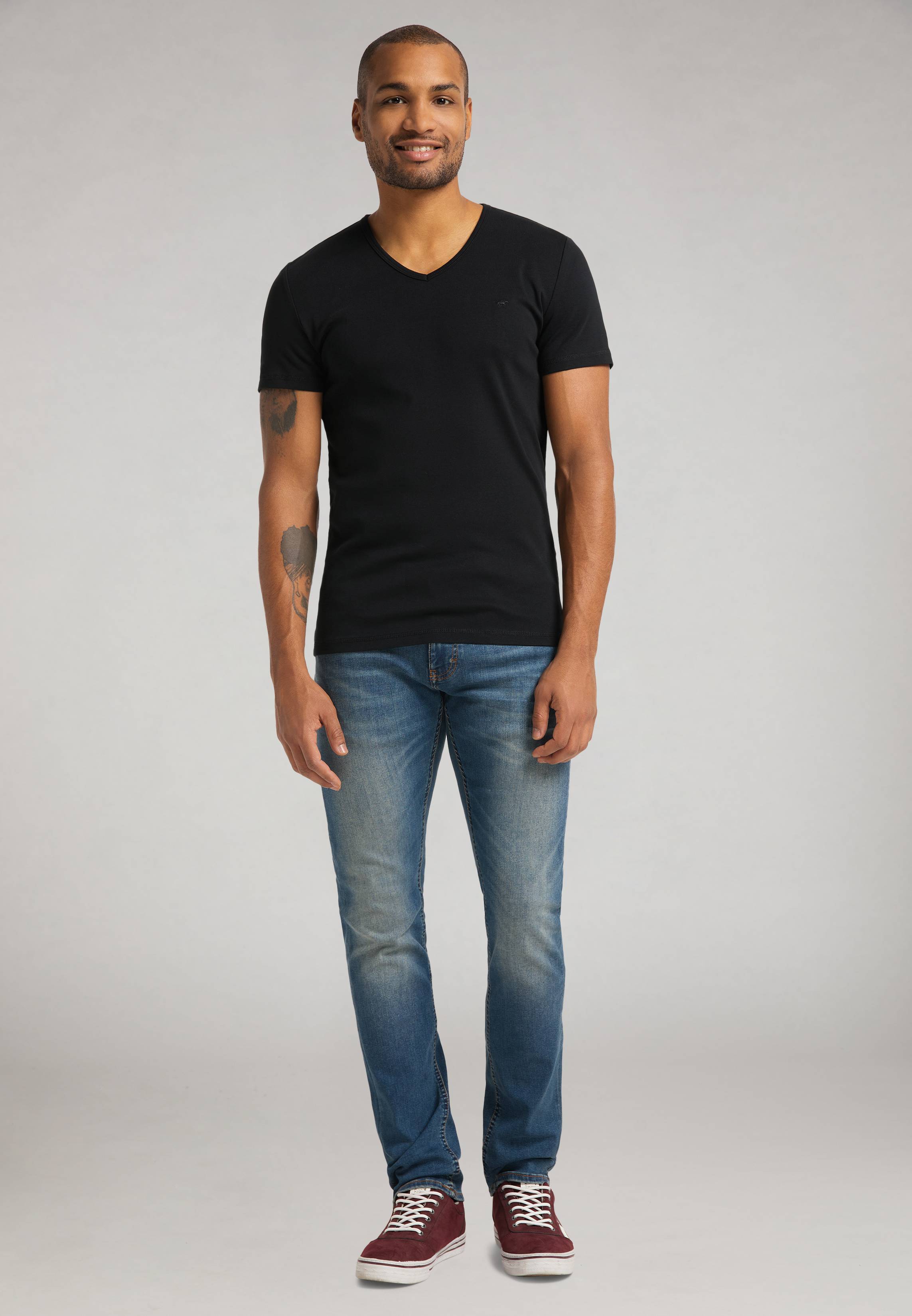 T-Shirt Style Aaron