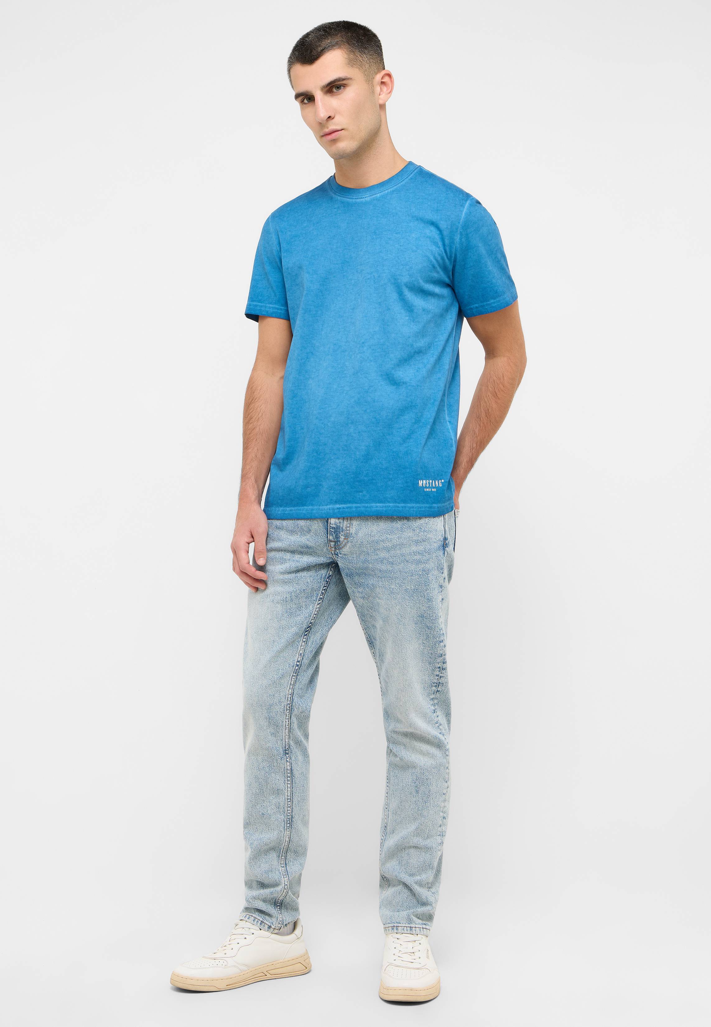 Hosen, T-shirt, Person, Stehend, Jeanshose