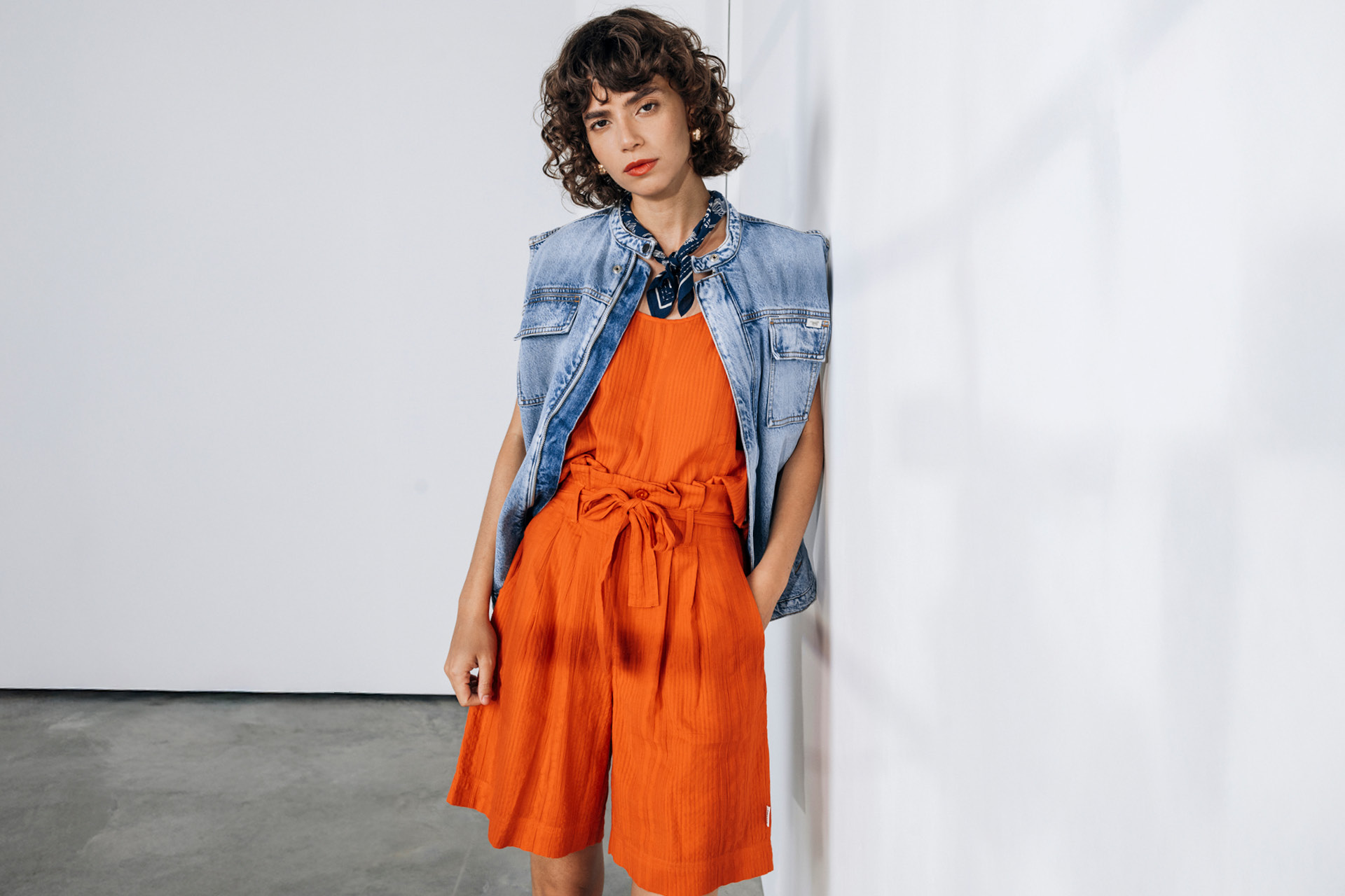 Person, Modisch, Kleid, Hosen, Formelle Kleidung