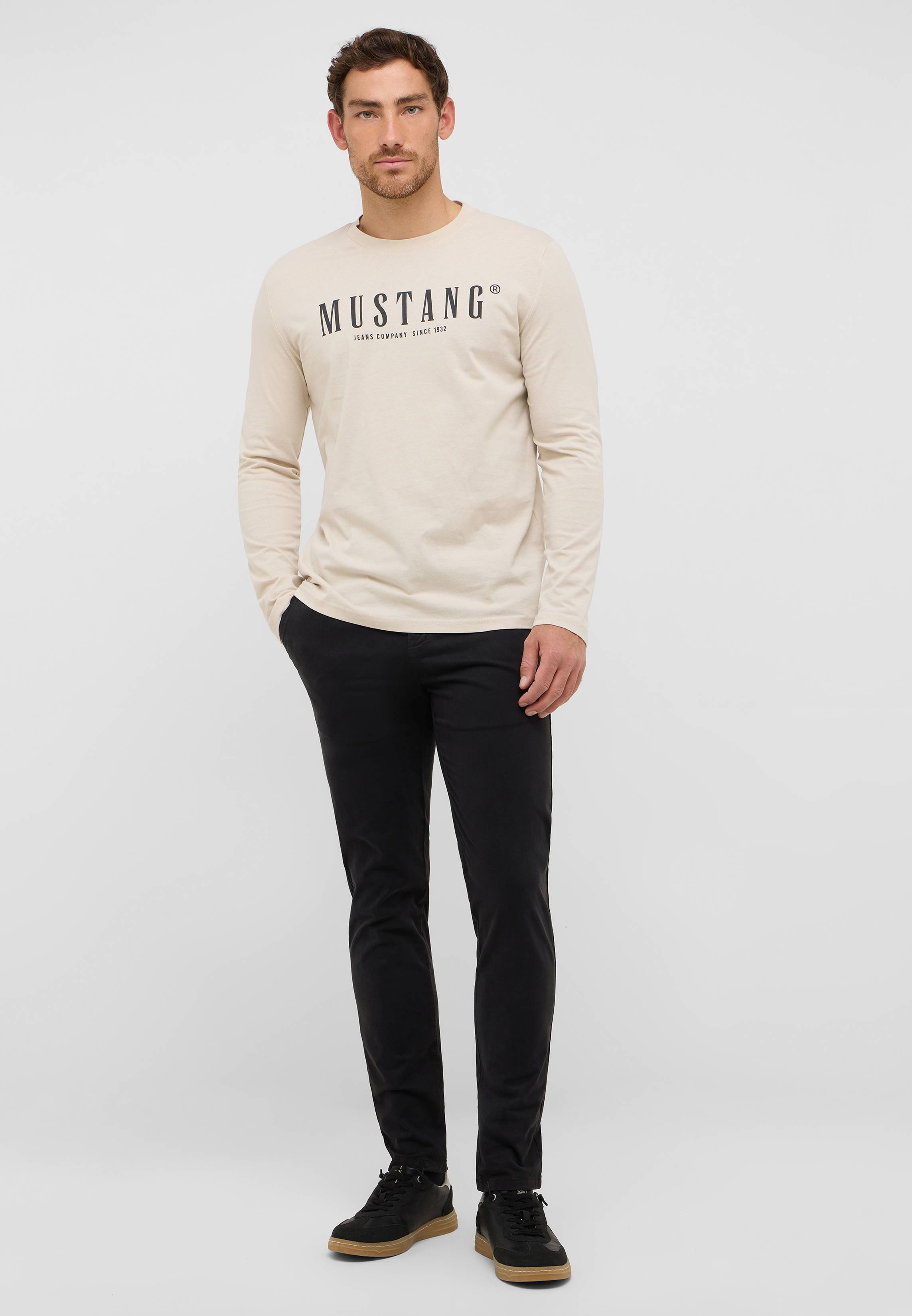 Langarm, T-shirt, Pullover, Sweatshirt, Person