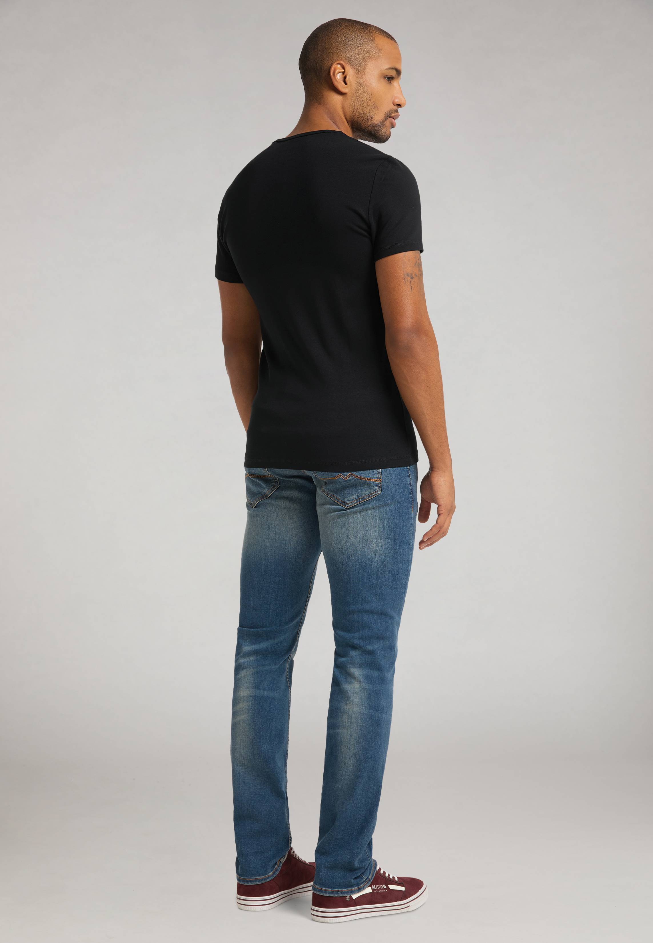 T-Shirt Style Aaron