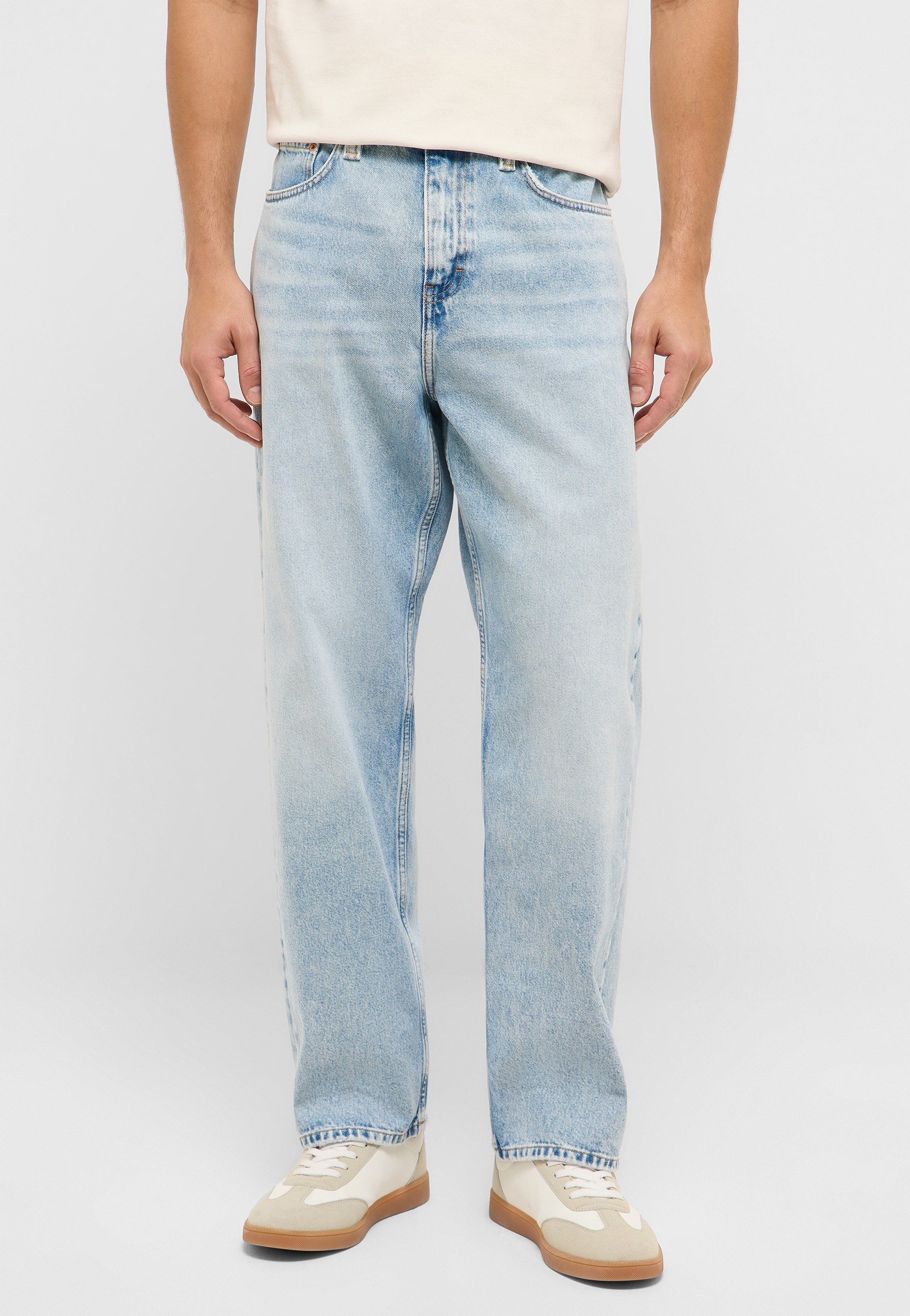 Jeans, Straight leg, Light wash, Blue, Denim