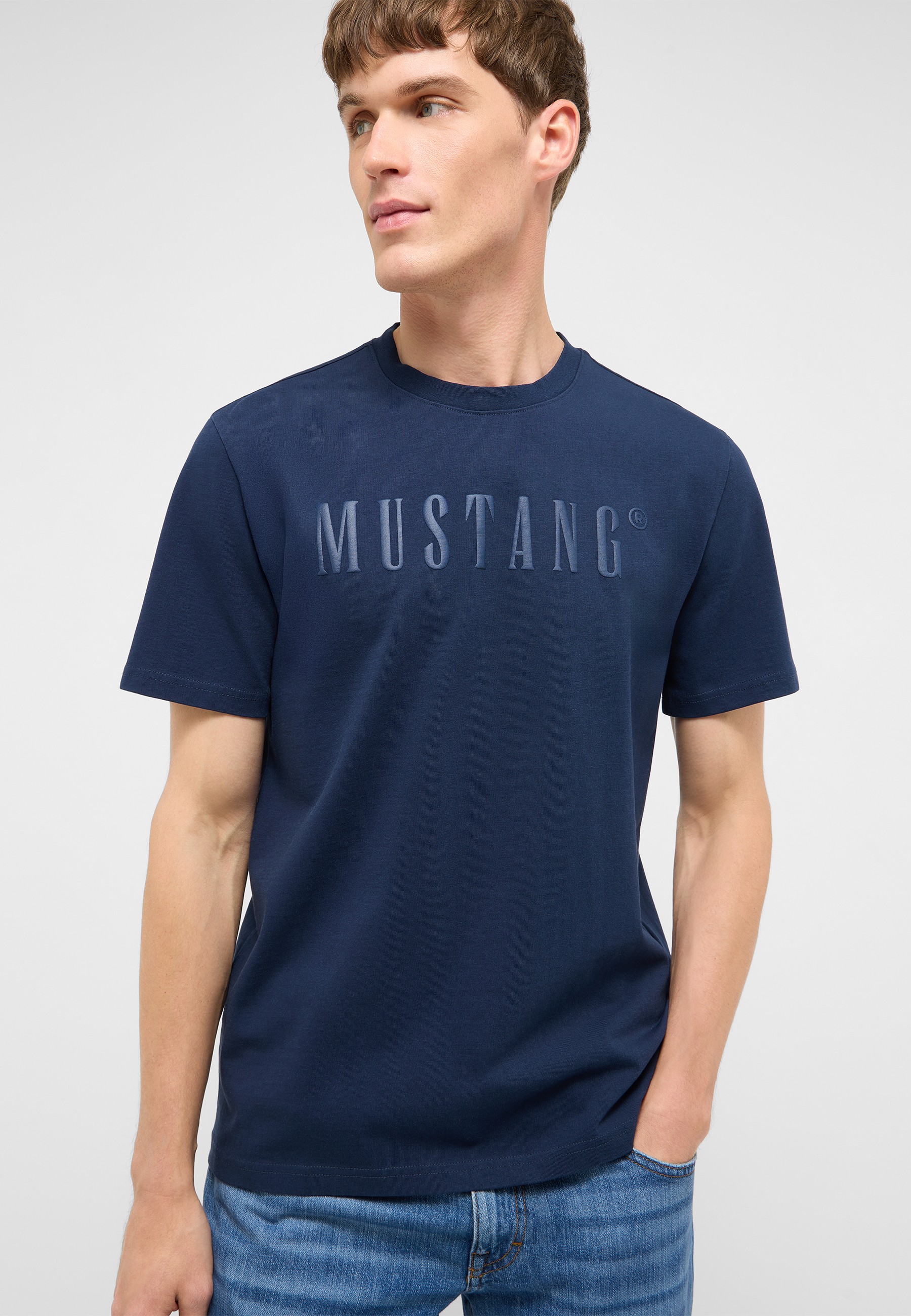 t-shirt, mustang text, crew neck, short sleeve, navy blue