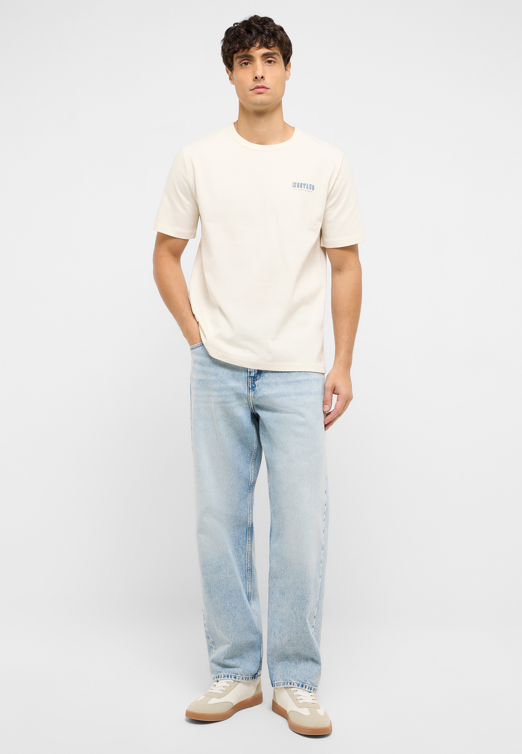 Hosen, T-shirt, Person, Stehend, Jeanshose