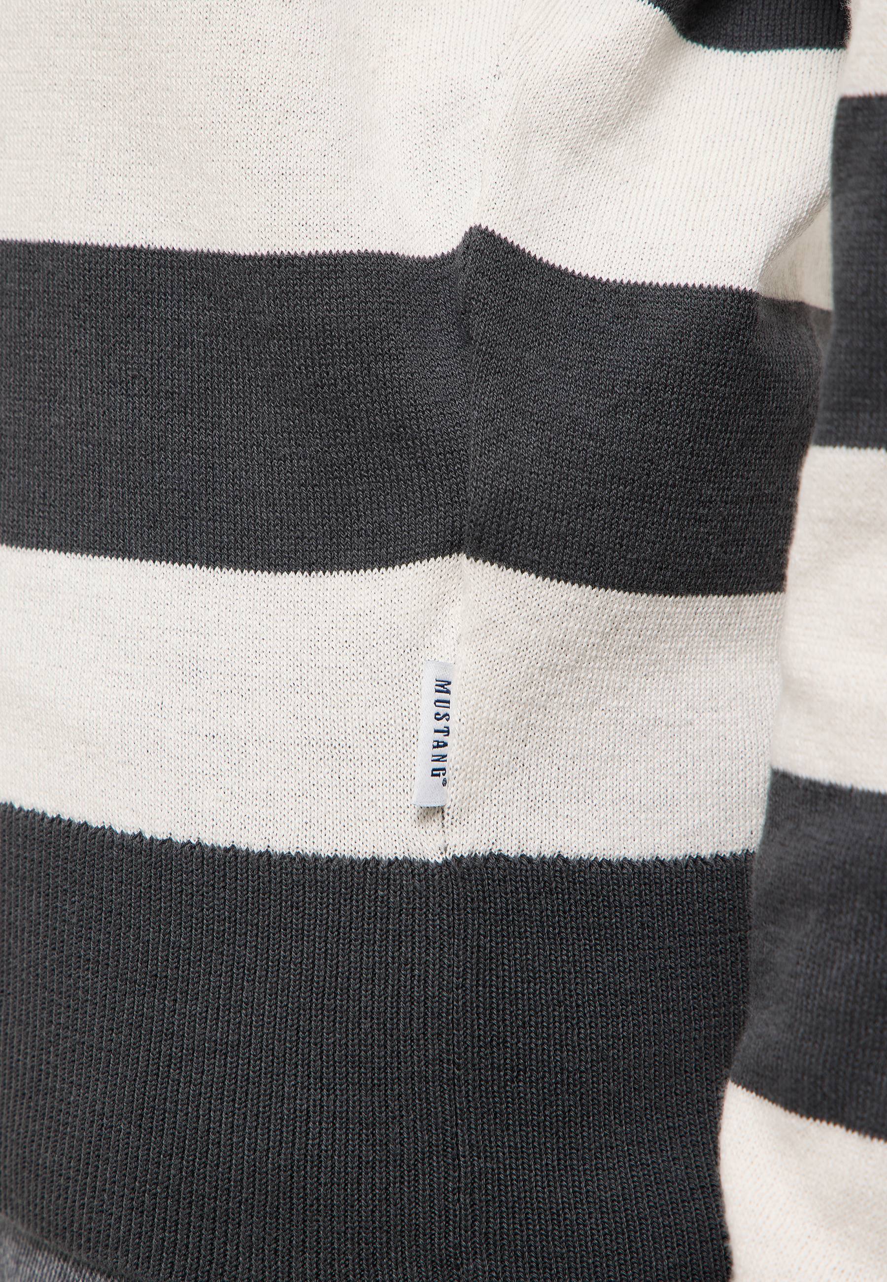 Bekleidung, Strickwaren, Pullover, Kurze Hosen, Person