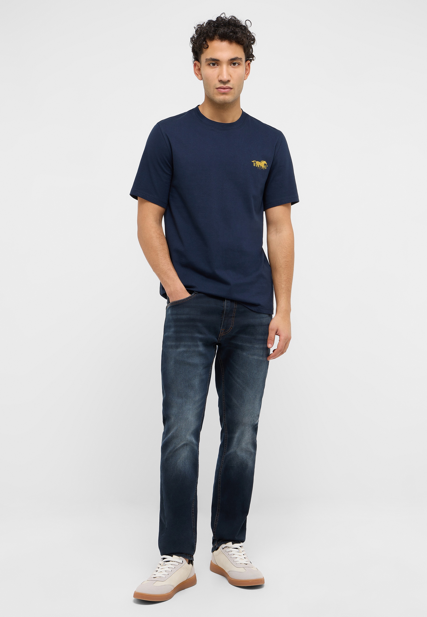 Hosen, T-shirt, Person, Stehend, Jeanshose