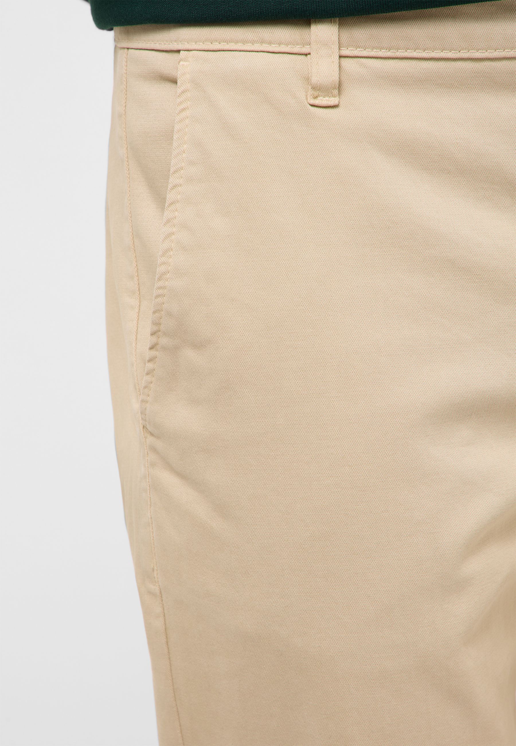 Hose Style Brad Chino Essentials